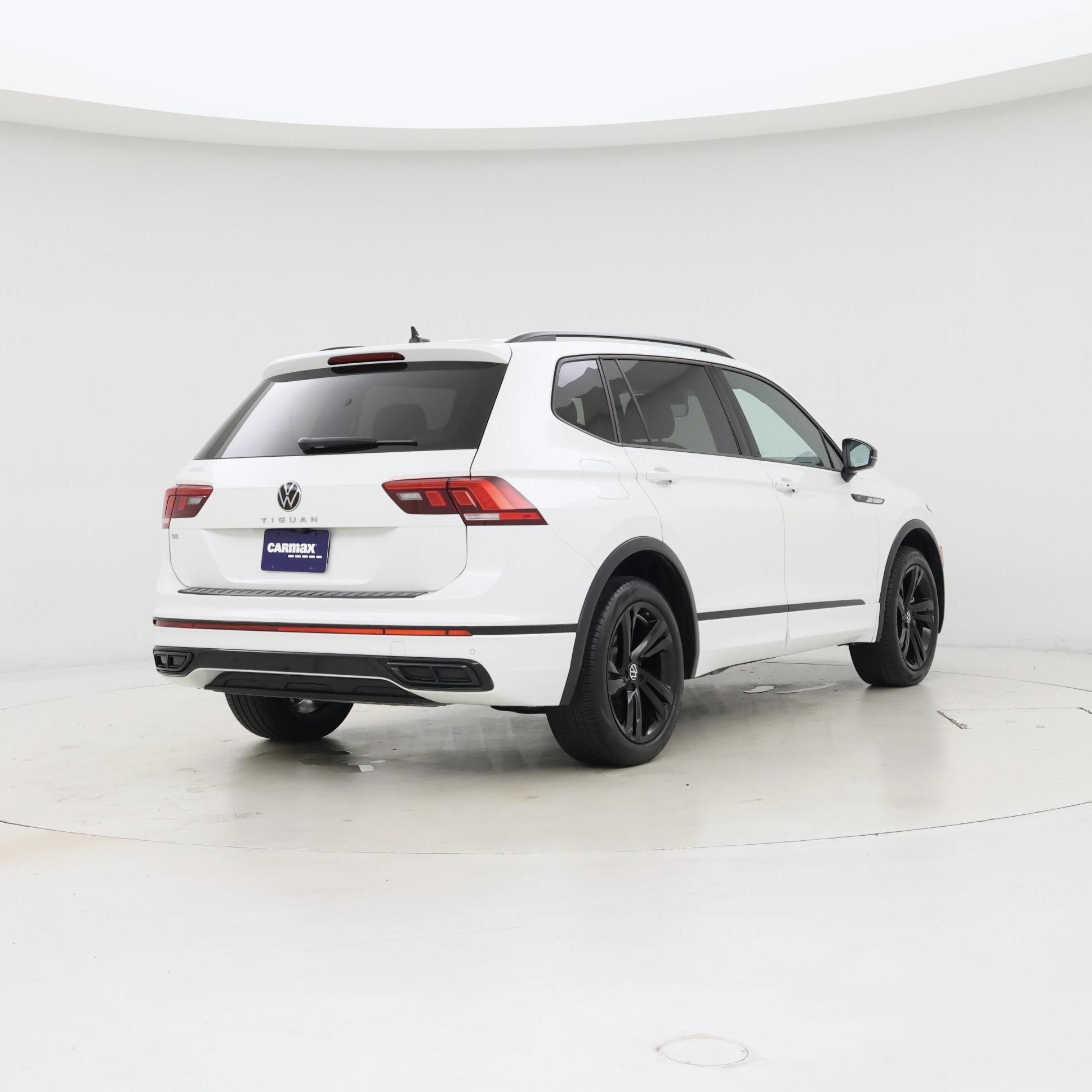 Thumbnail: 2023 Volkswagen Tiguan - 8
