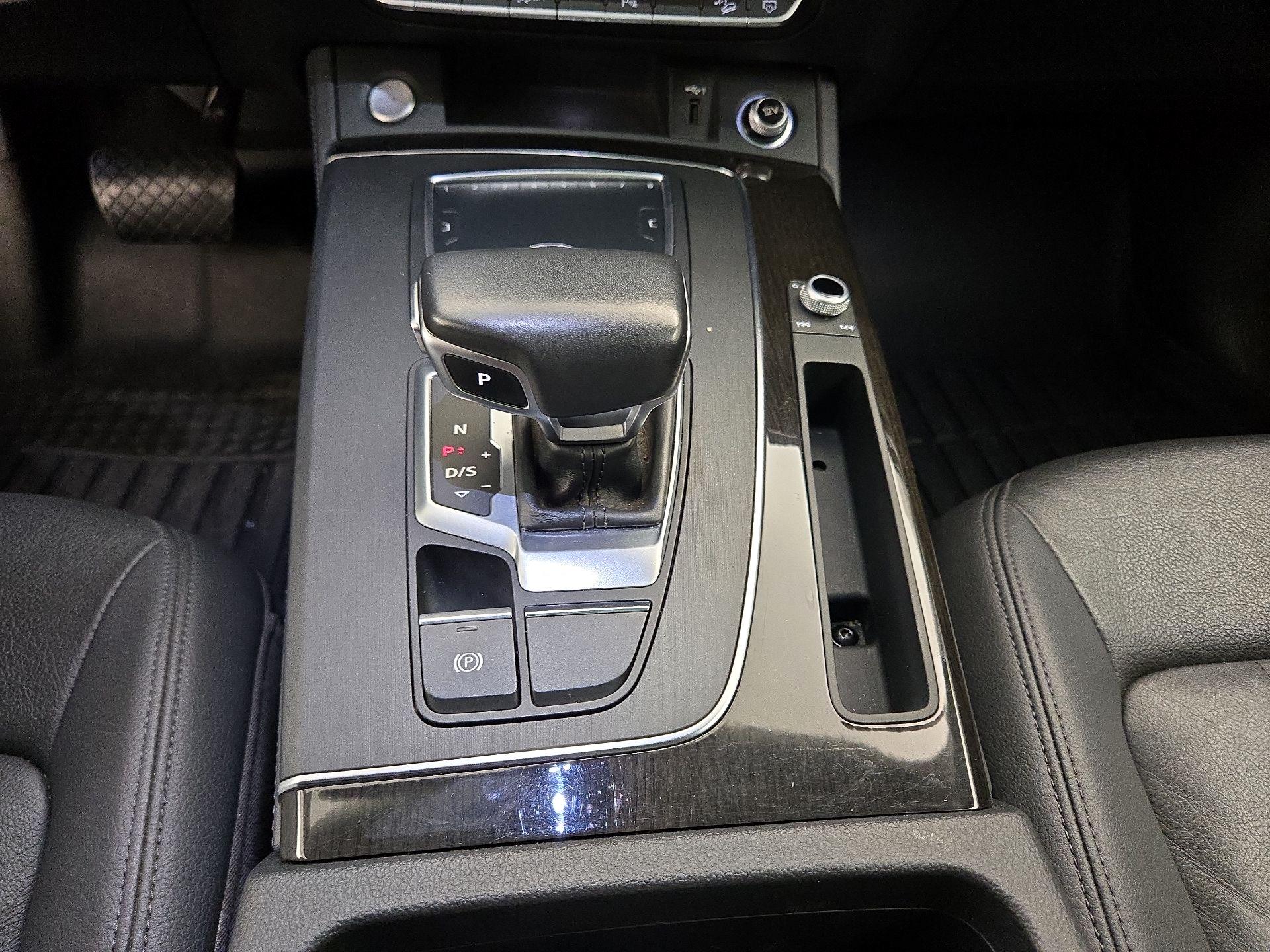 Thumbnail: 2020 Audi Q5 - 18