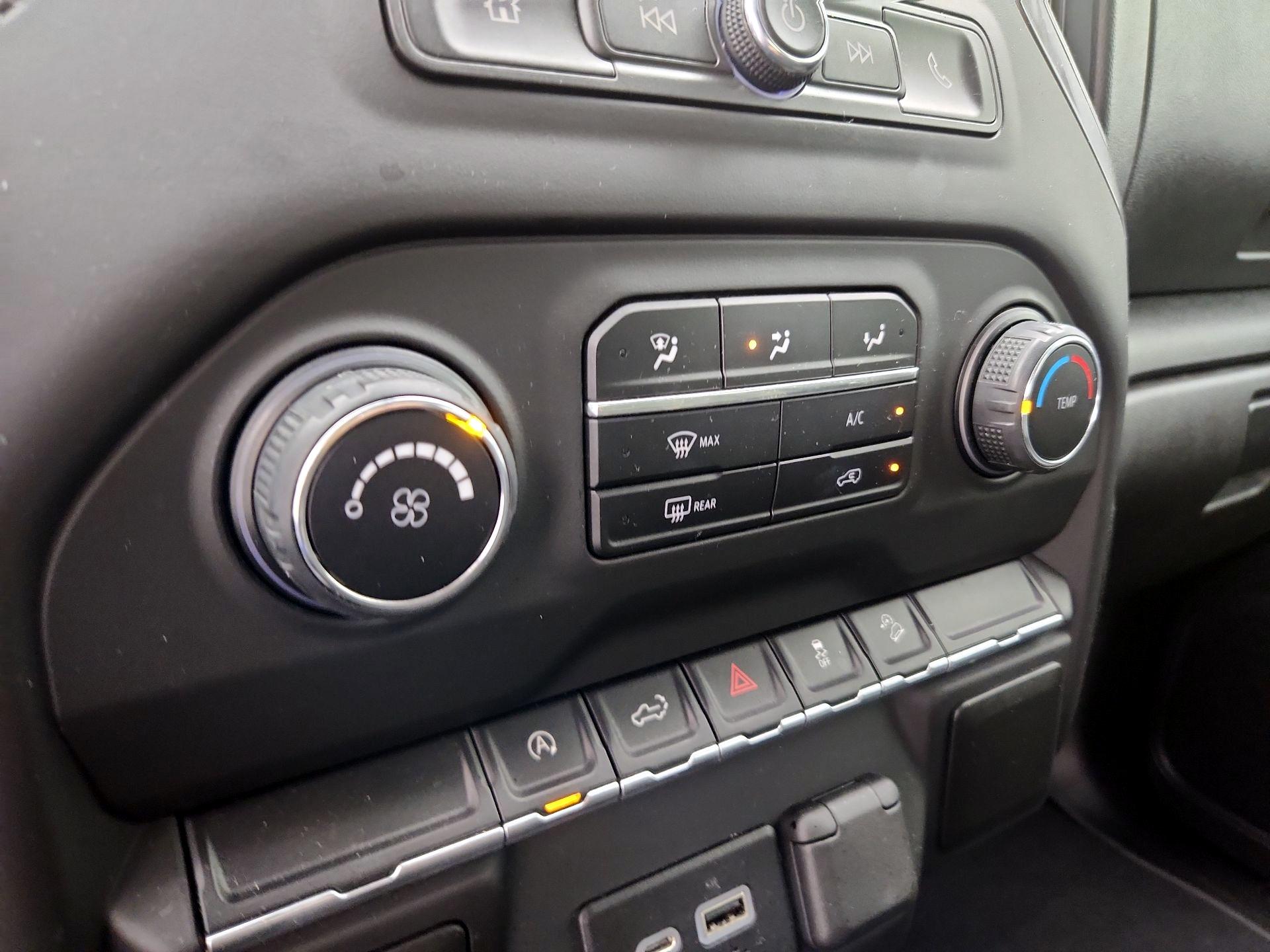 Thumbnail: 2021 Chevrolet Silverado 1500 - 16