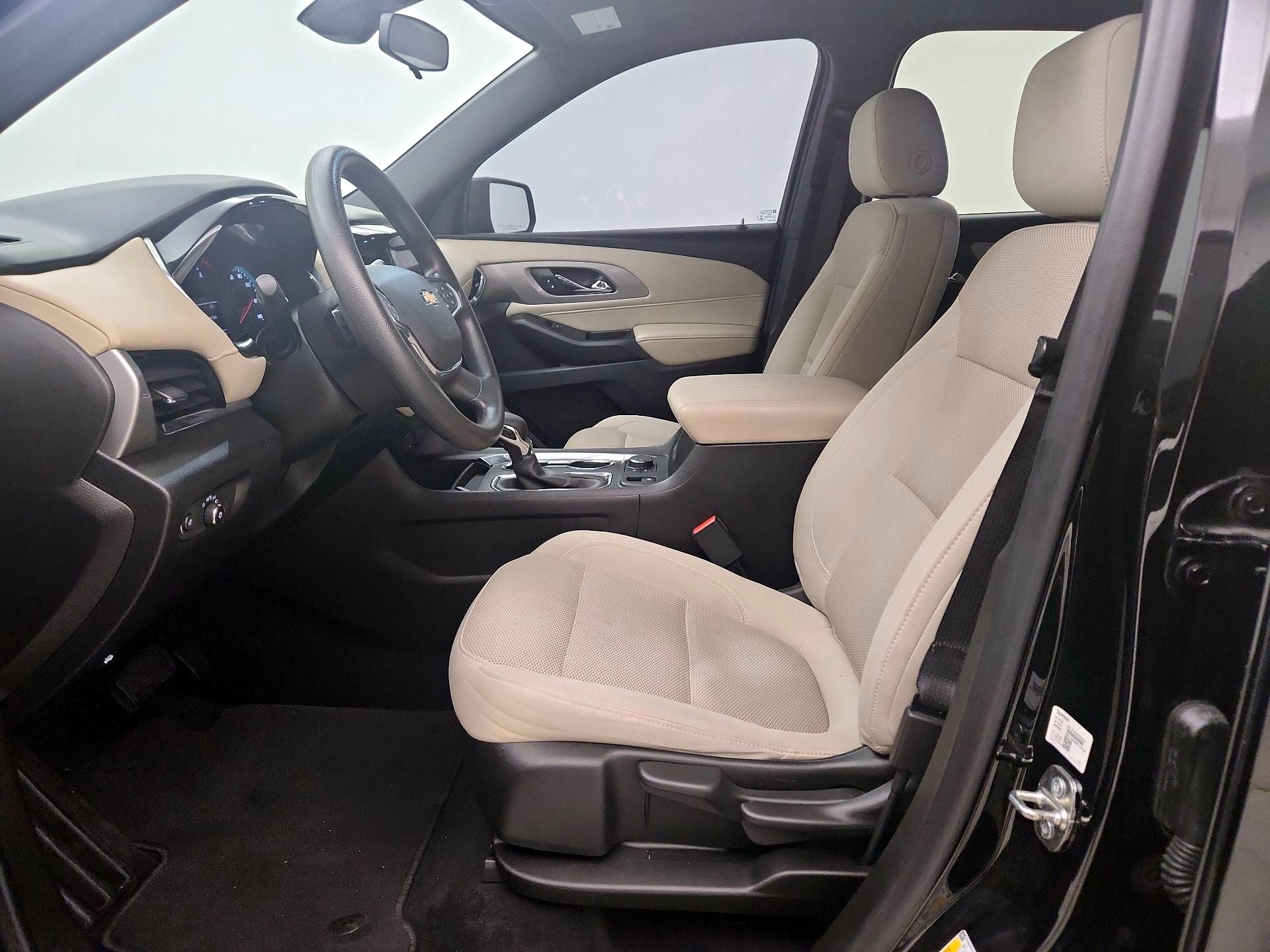 Thumbnail: 2022 Chevrolet Traverse - 11