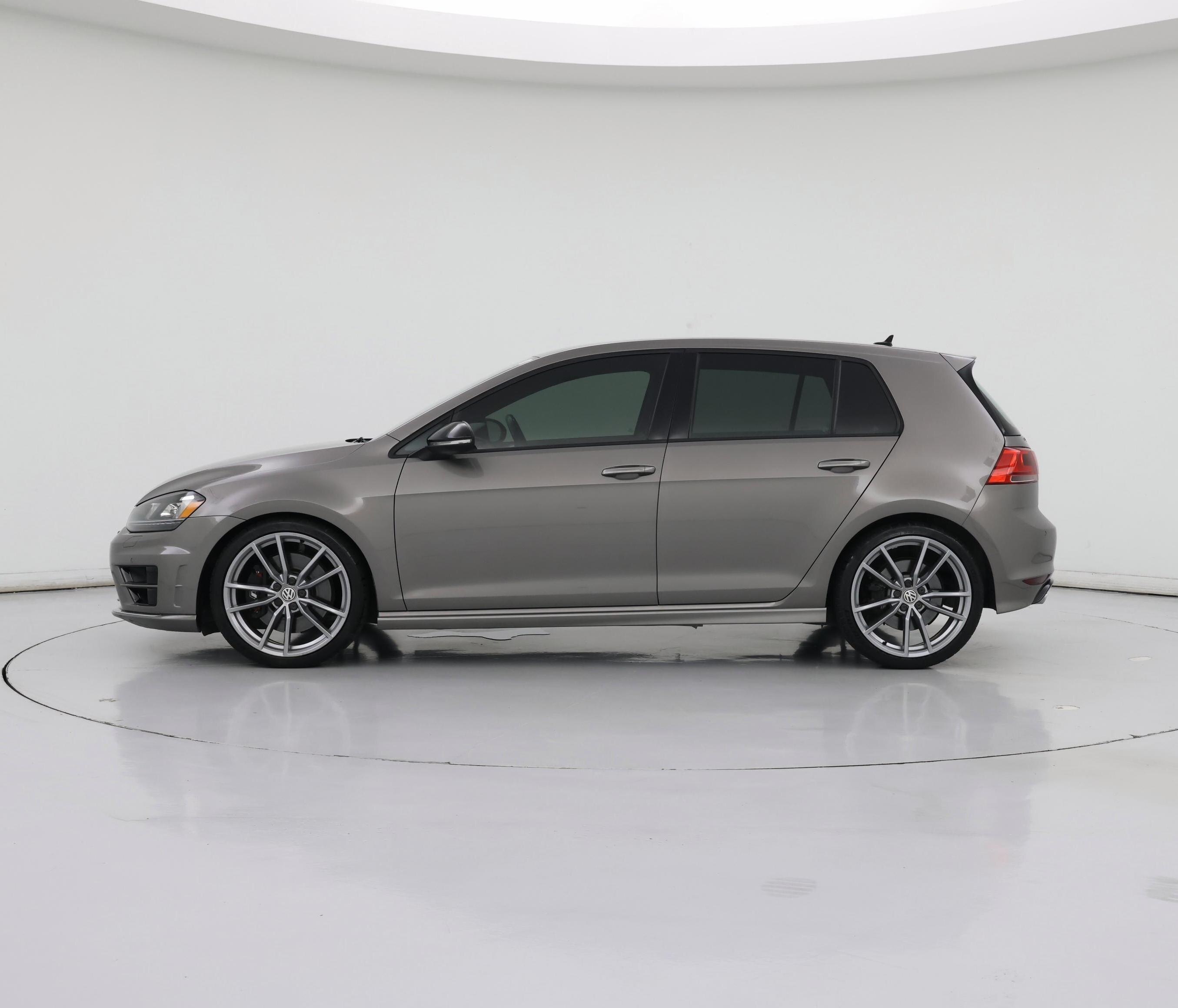 Thumbnail: 2017 Volkswagen Golf - 3
