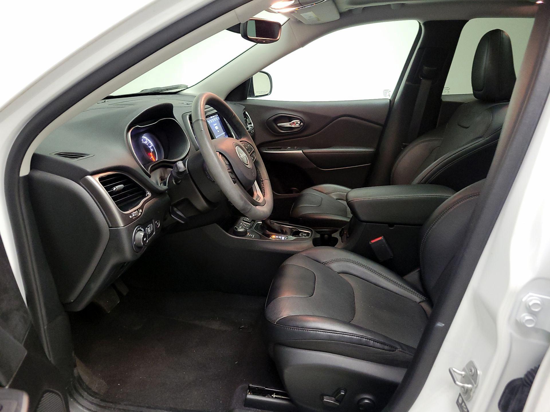 Thumbnail: 2022 Jeep Cherokee - 11
