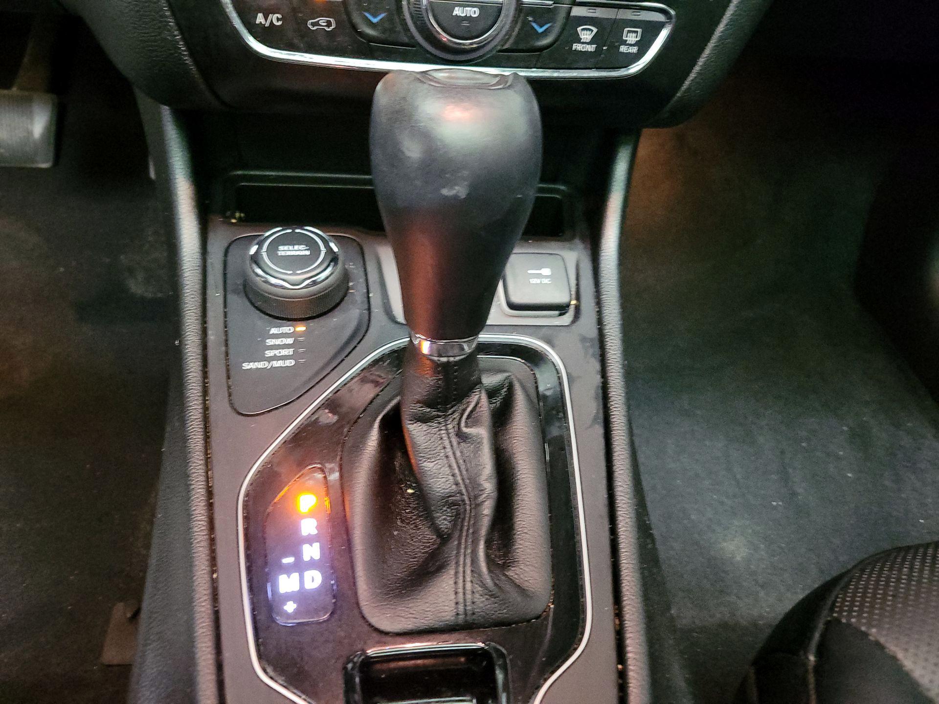 Thumbnail: 2022 Jeep Cherokee - 17