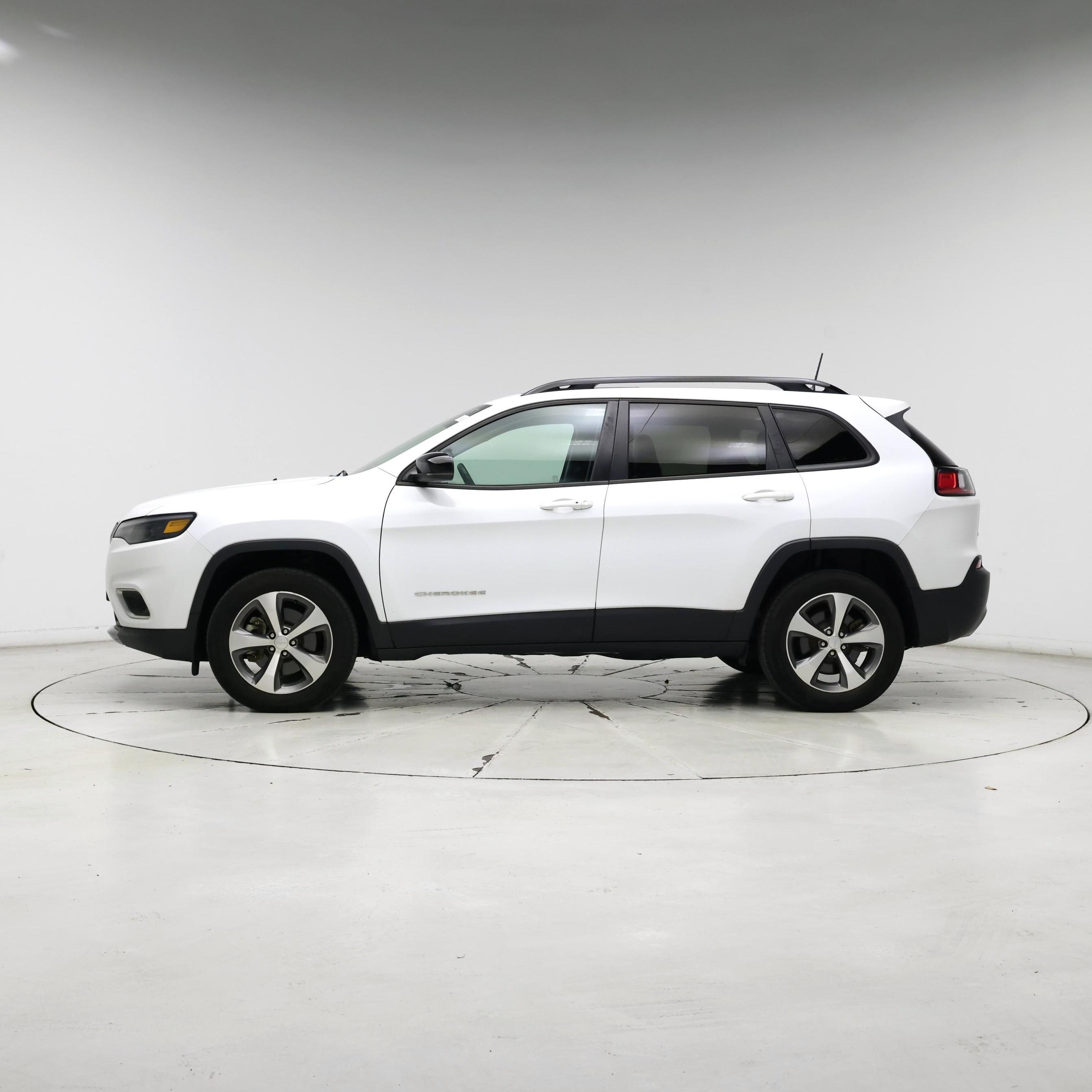 Thumbnail: 2022 Jeep Cherokee - 3