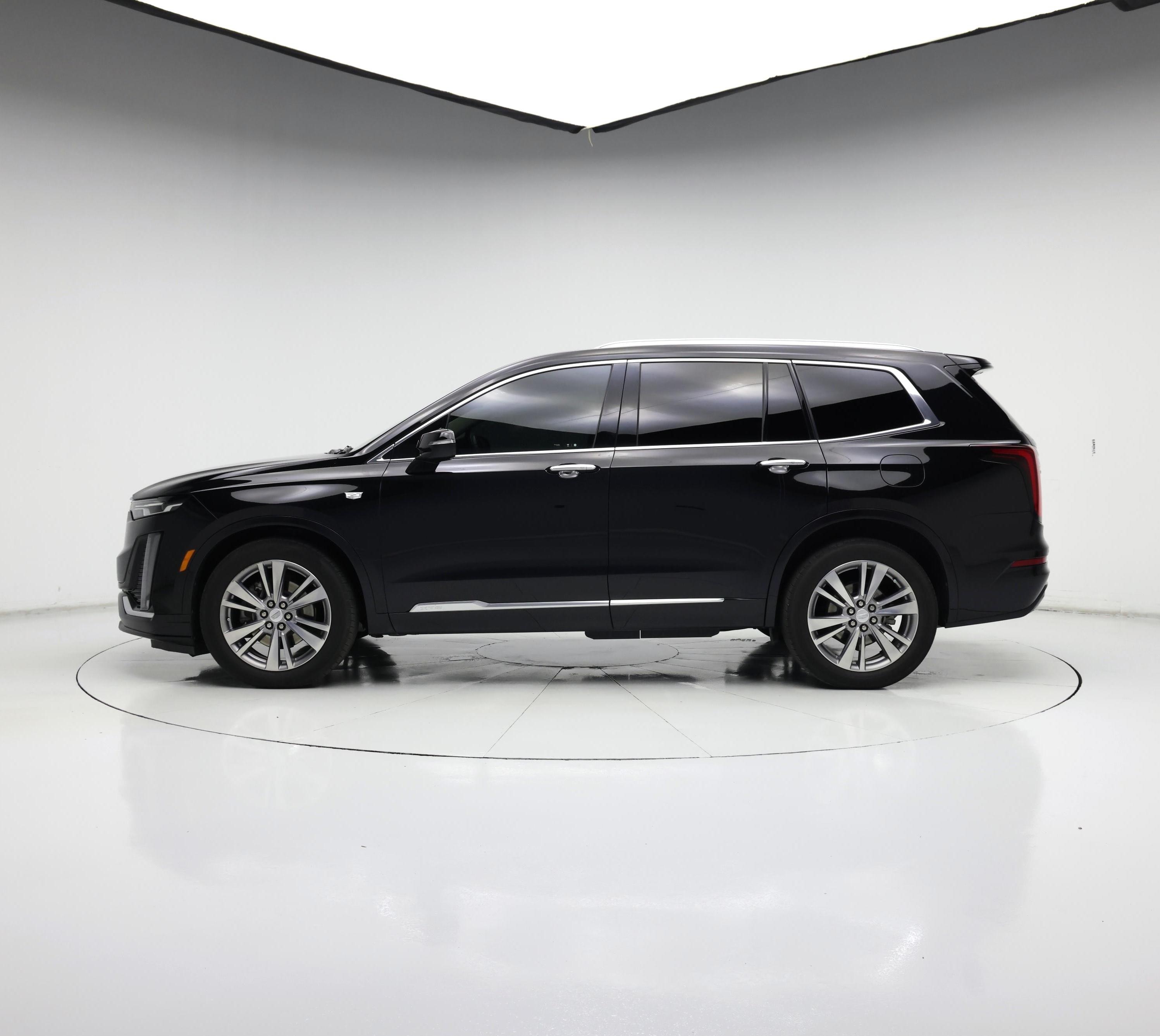 Thumbnail: 2023 Cadillac XT6 - 3