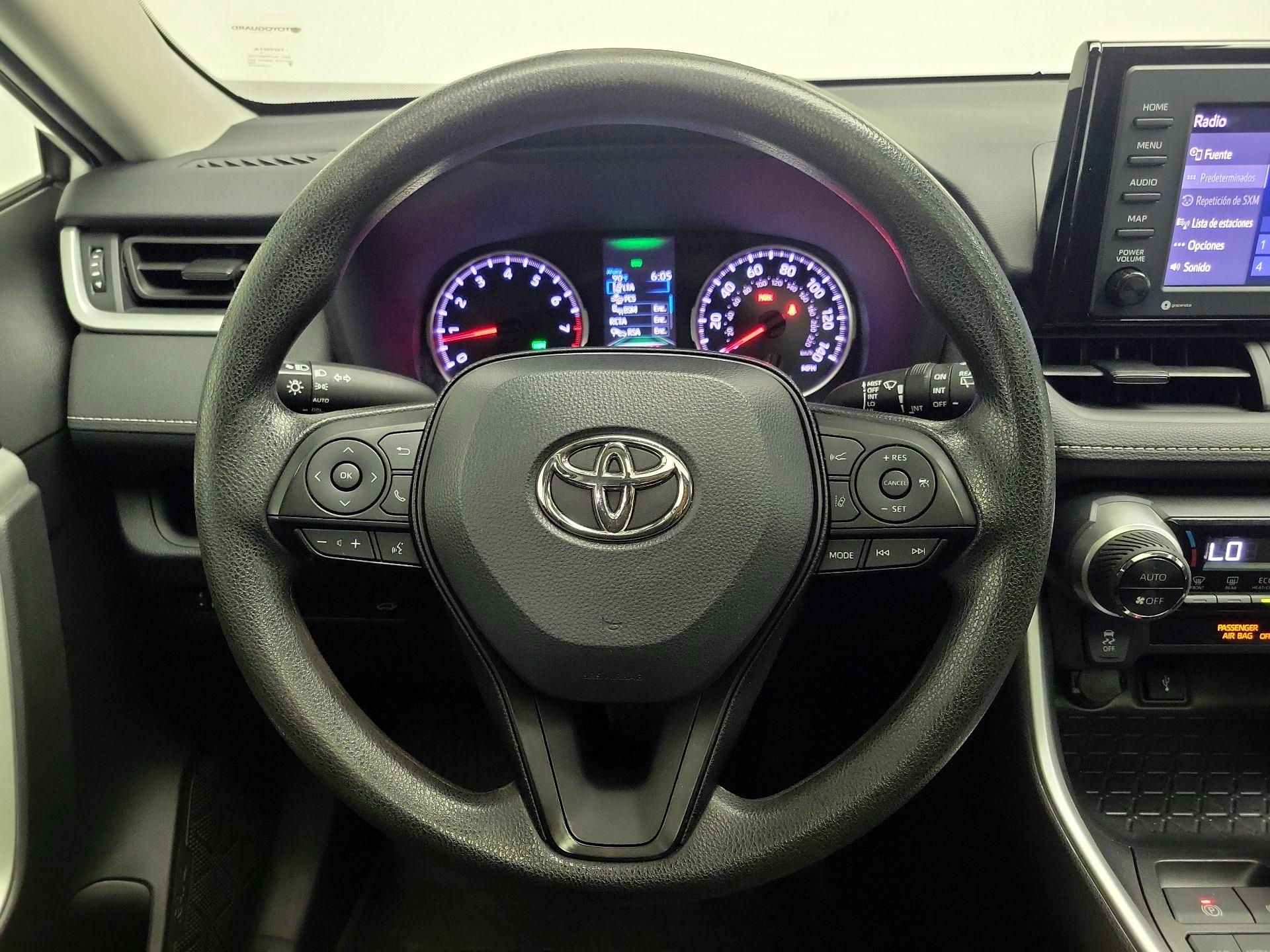 Thumbnail: 2022 Toyota RAV4 - 10