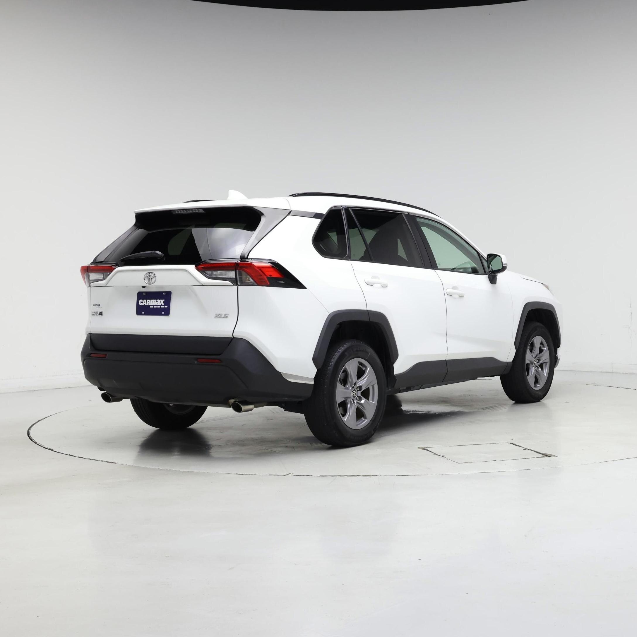 Thumbnail: 2022 Toyota RAV4 - 8