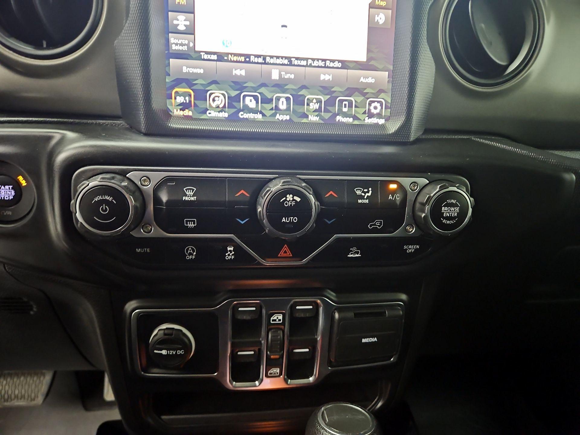 Thumbnail: 2022 Jeep Gladiator - 17