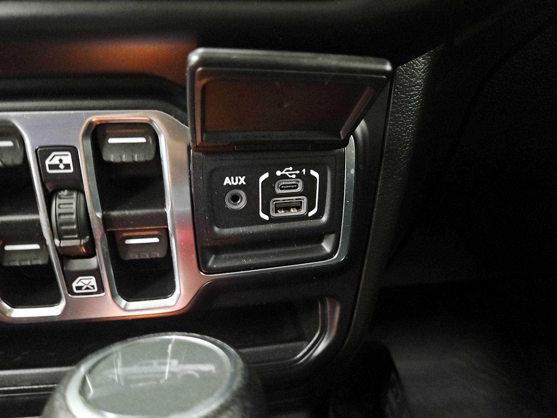 Thumbnail: 2022 Jeep Gladiator - 19