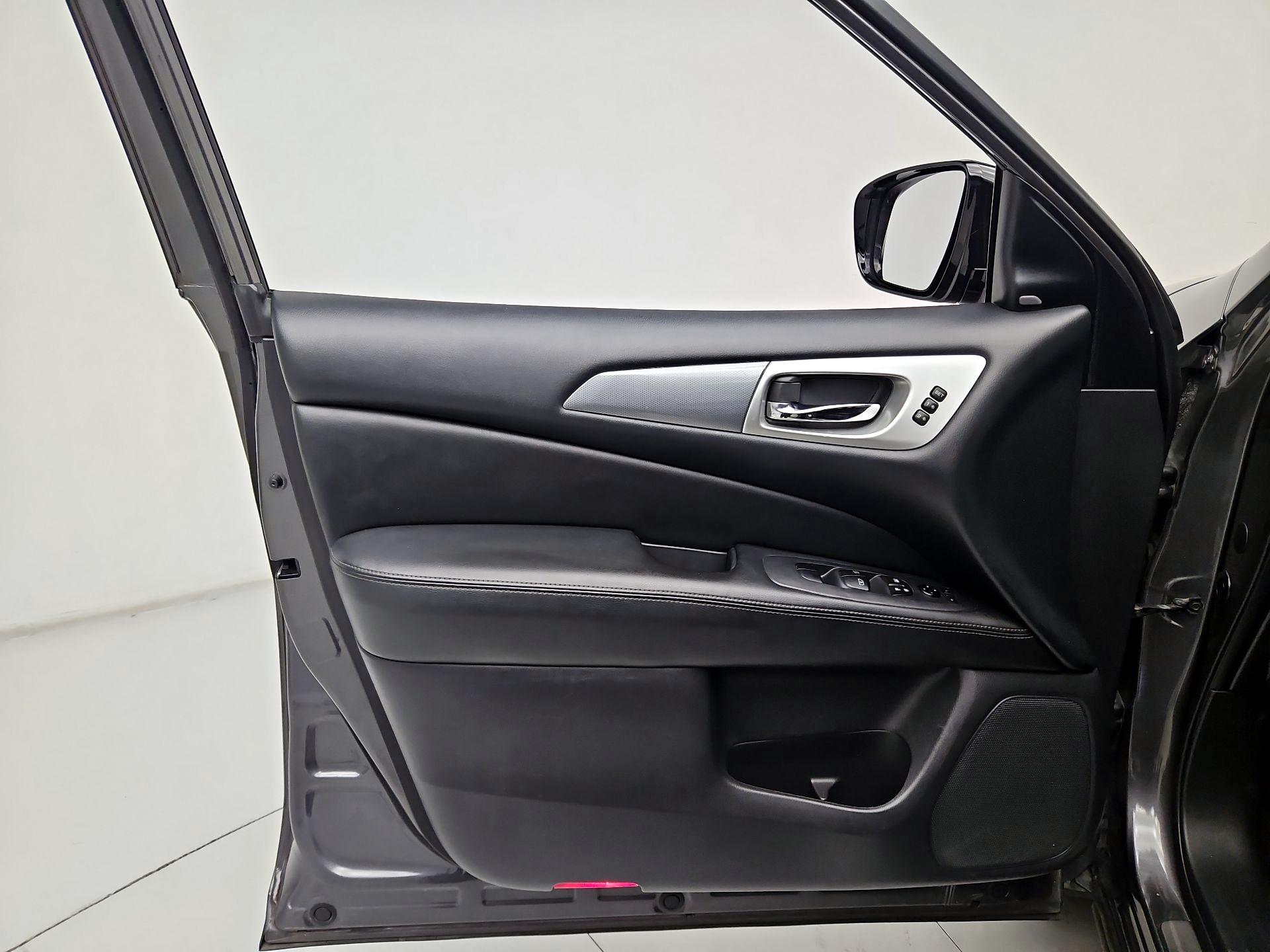 Thumbnail: 2017 Nissan Pathfinder - 12