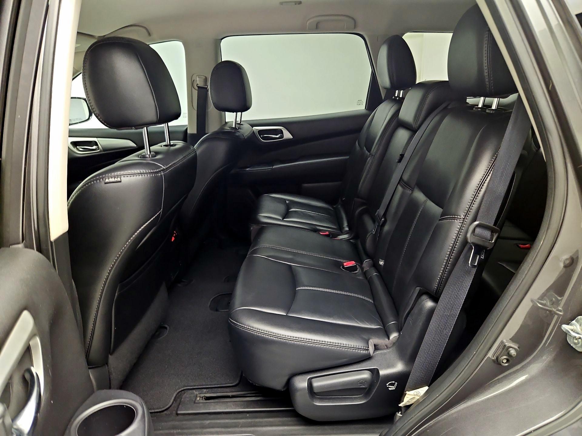 Thumbnail: 2017 Nissan Pathfinder - 17
