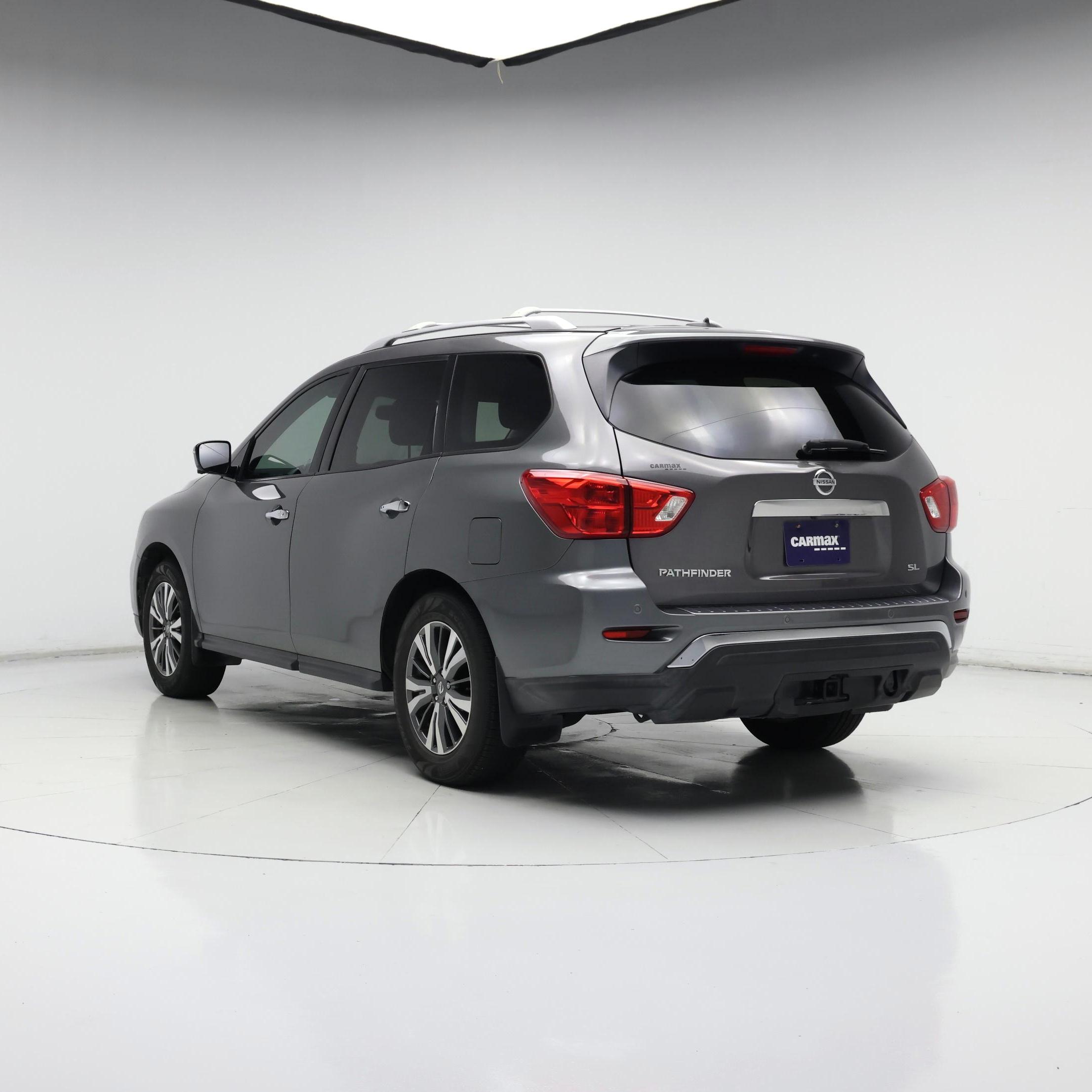 Thumbnail: 2017 Nissan Pathfinder - 2