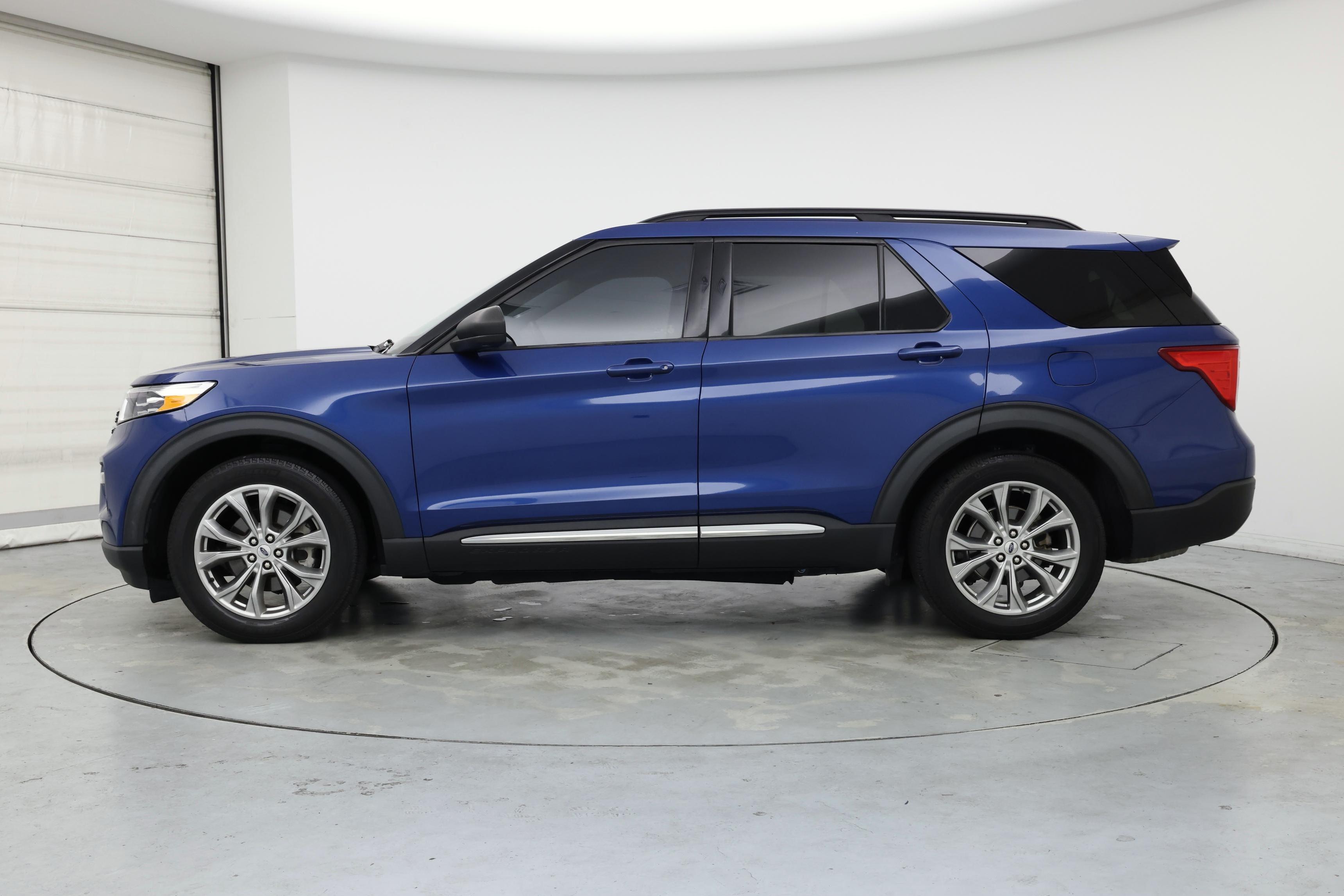 Thumbnail: 2021 Ford Explorer - 3