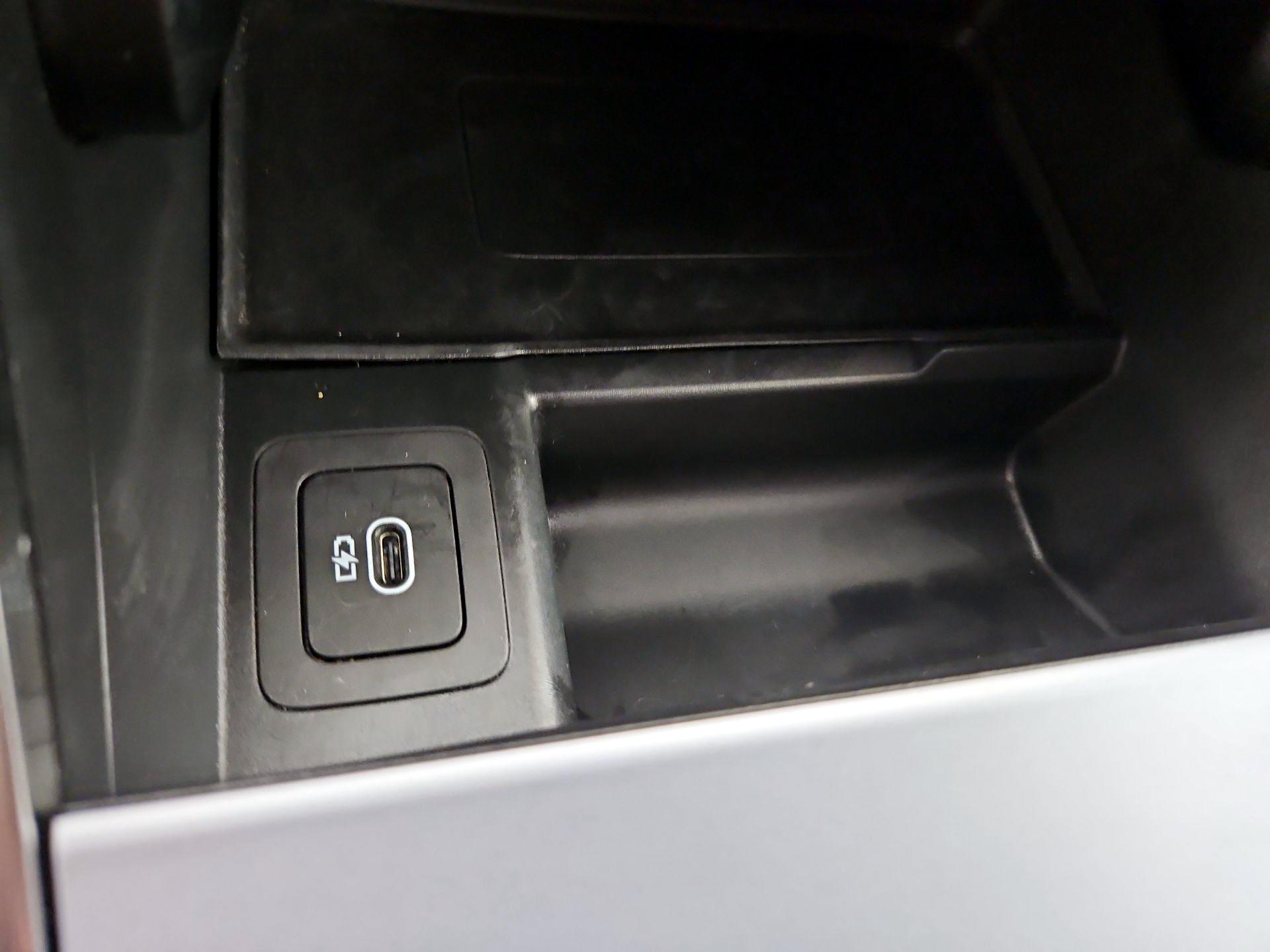Thumbnail: 2025 Land Rover Range Rover Evoque - 19