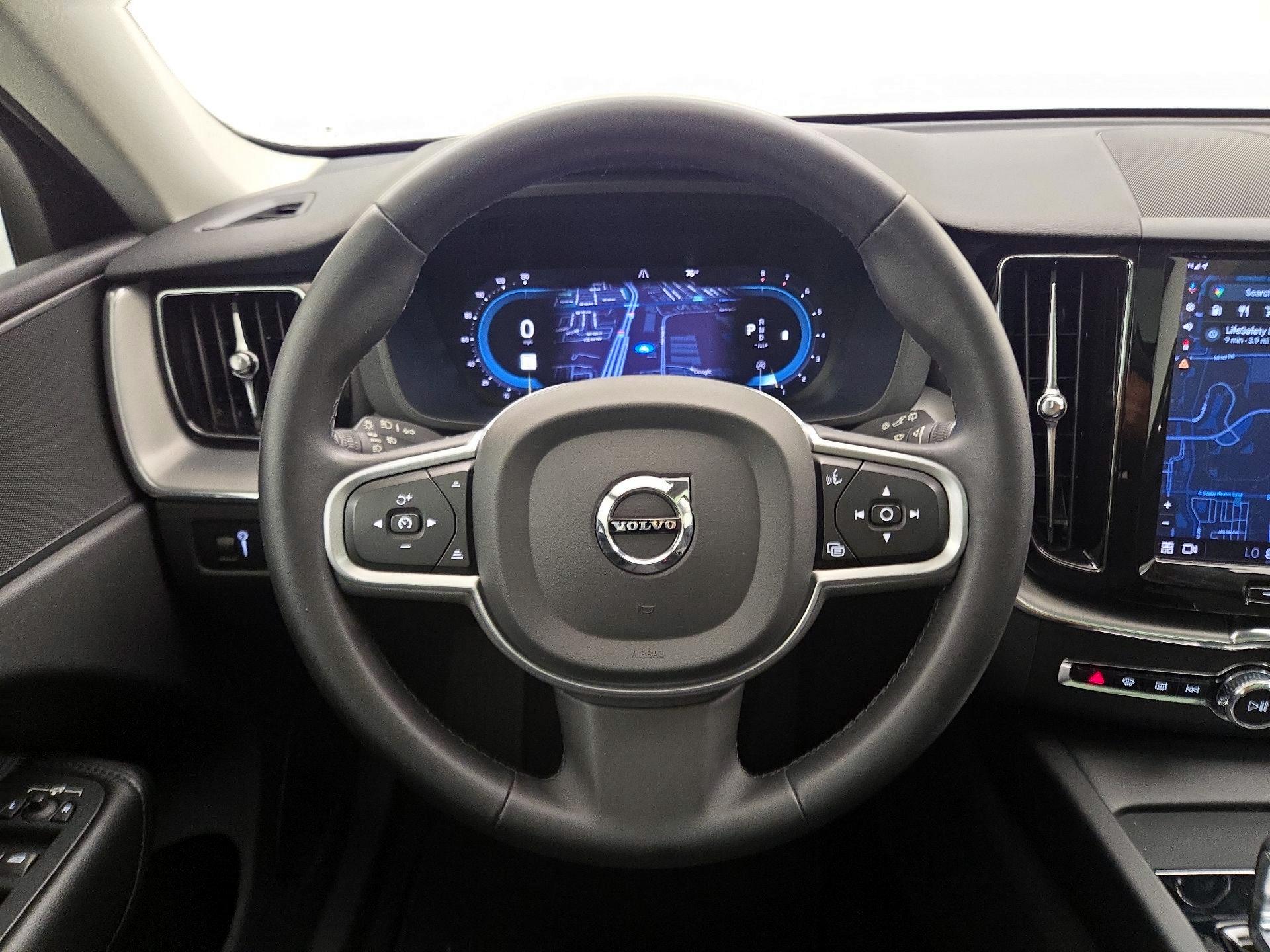 Thumbnail: 2022 Volvo XC60 - 10