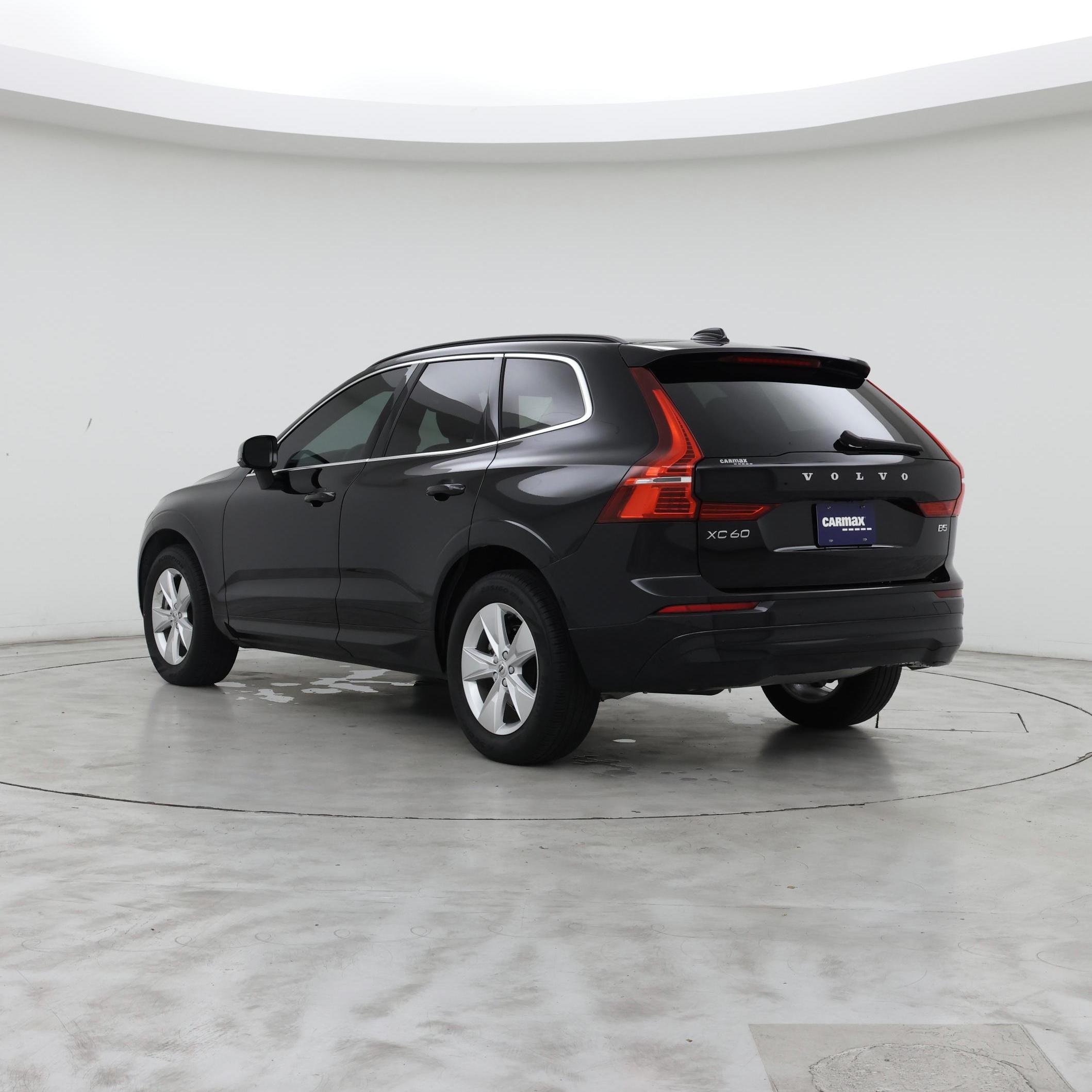 Thumbnail: 2022 Volvo XC60 - 2
