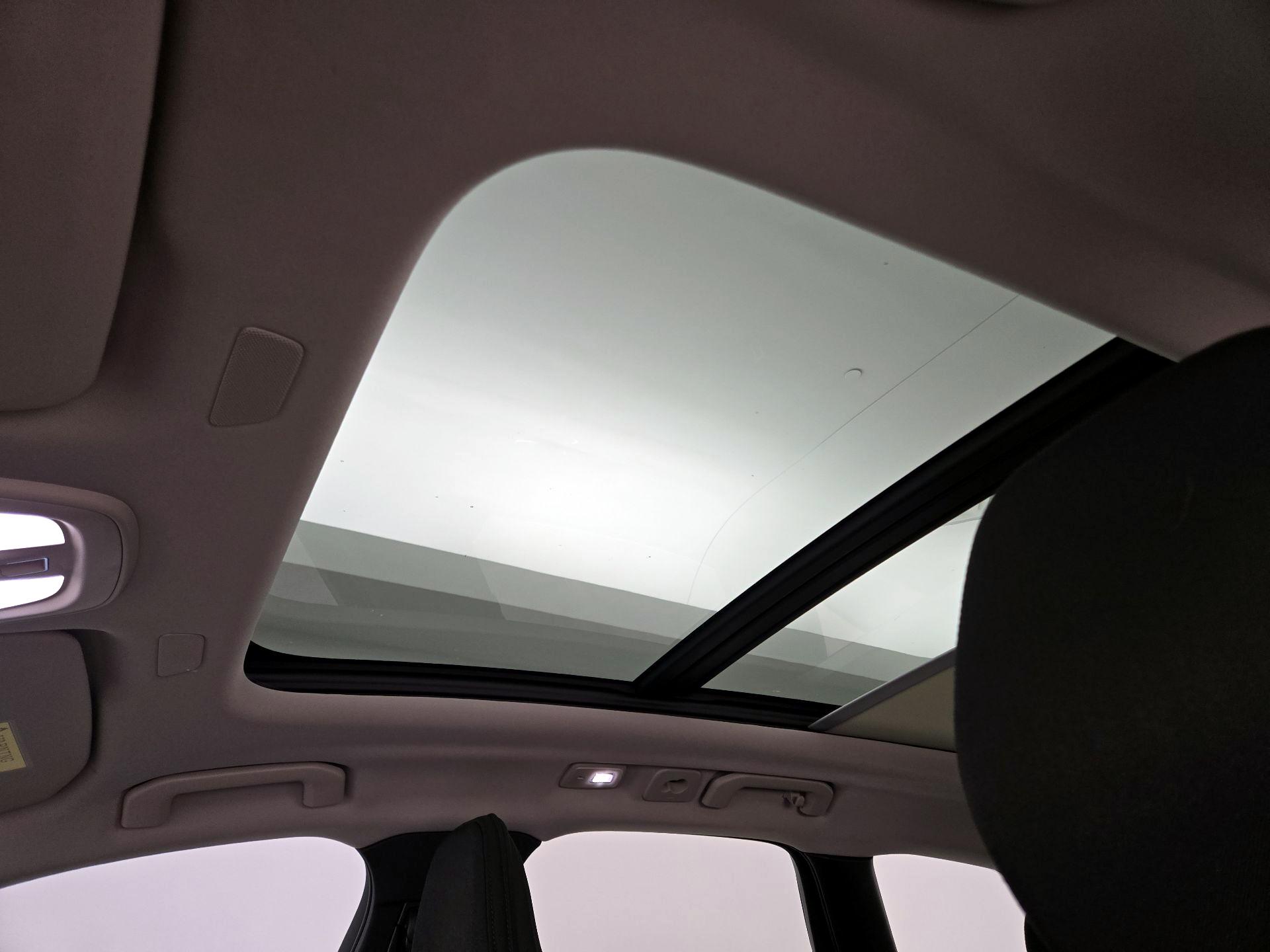Thumbnail: 2022 Volvo XC60 - 20