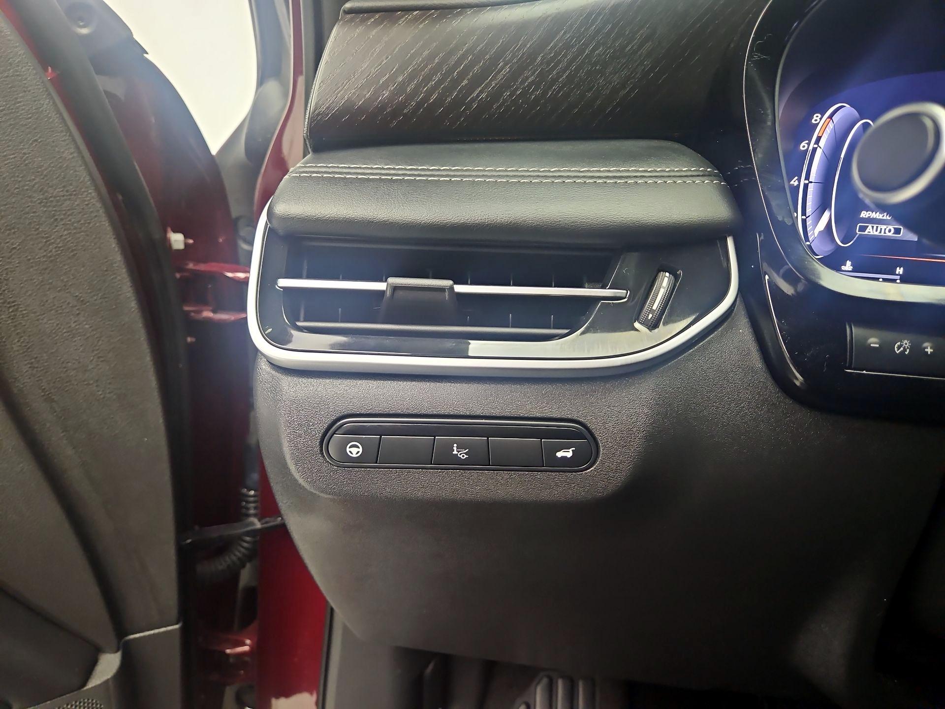 Thumbnail: 2023 INFINITI QX60 - 13