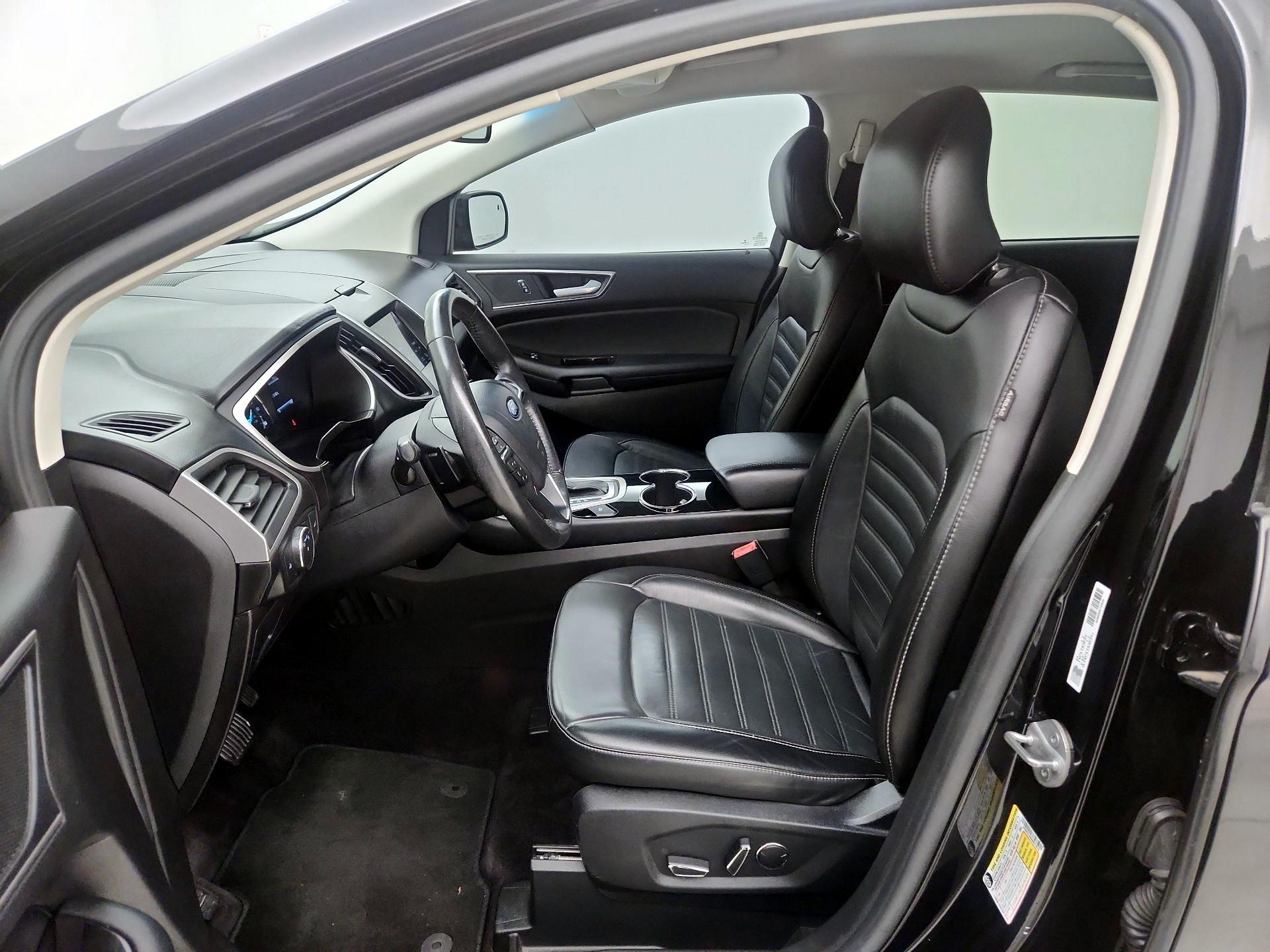 Thumbnail: 2017 Ford Edge - 11