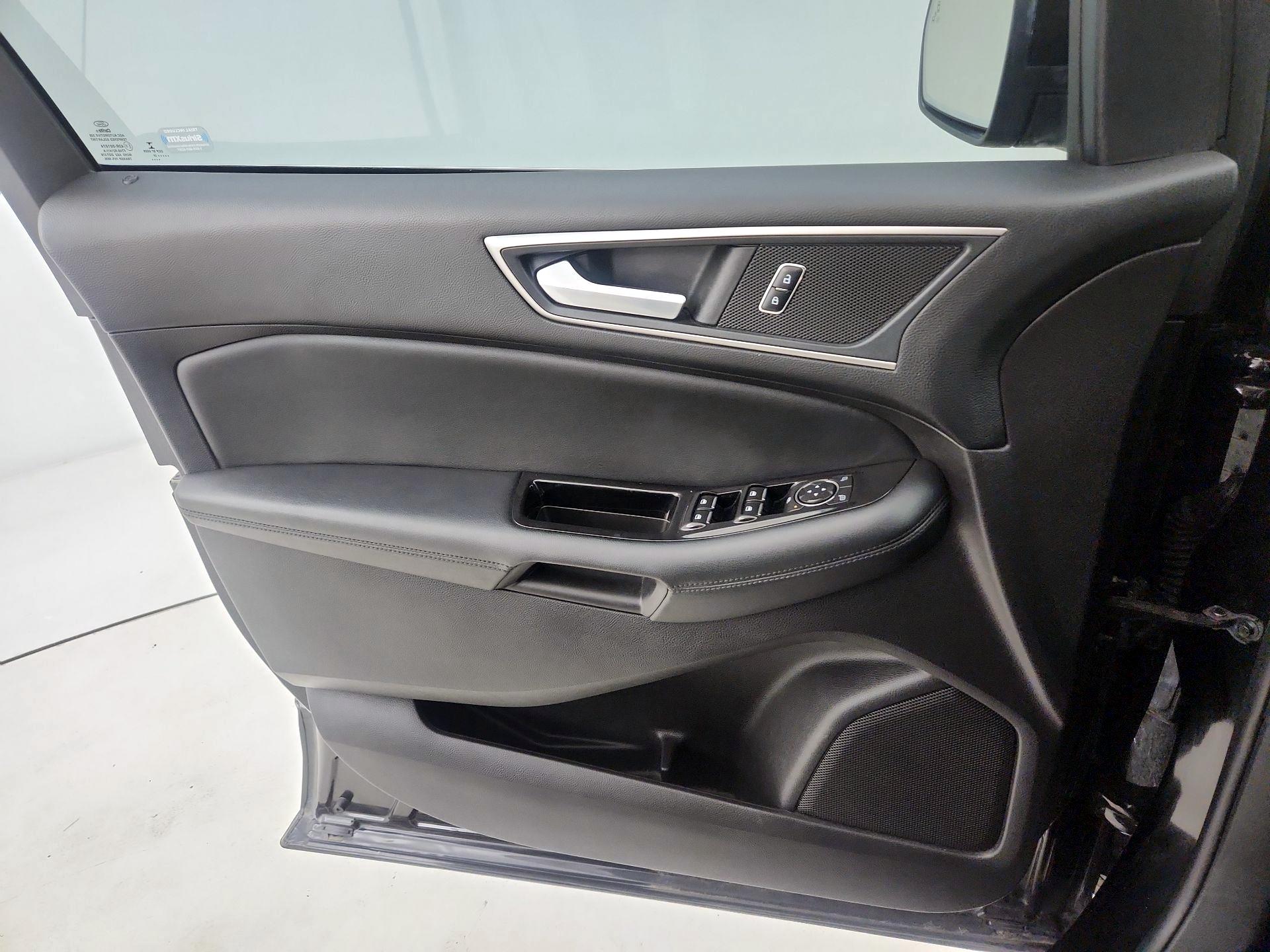 Thumbnail: 2017 Ford Edge - 12