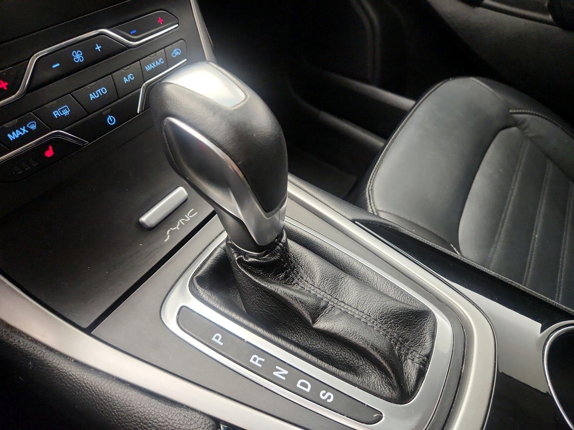 Thumbnail: 2017 Ford Edge - 17