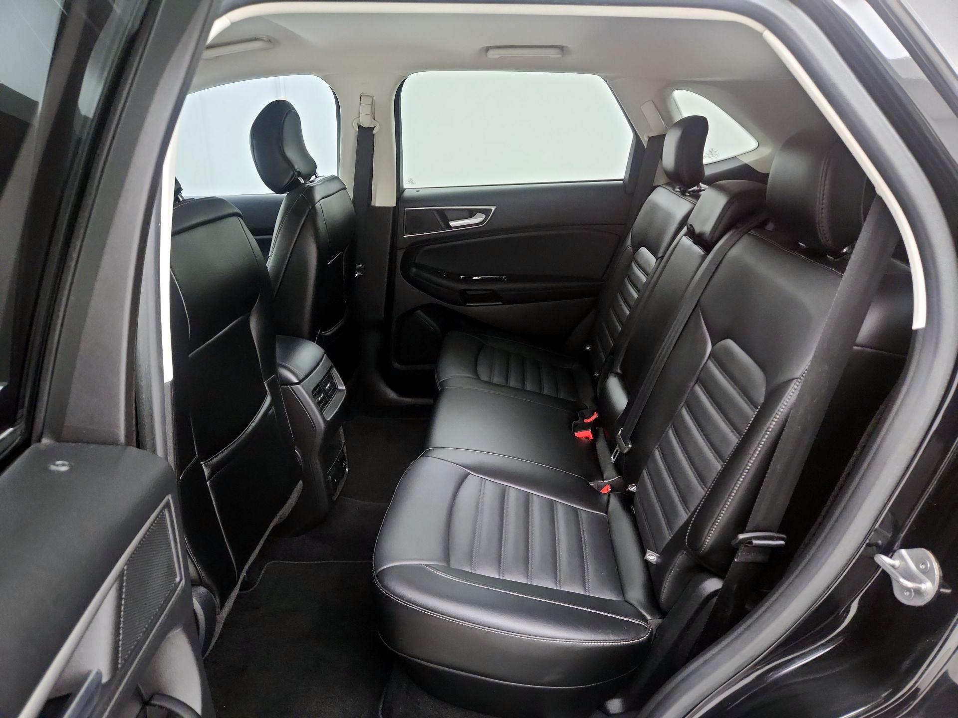 Thumbnail: 2017 Ford Edge - 18