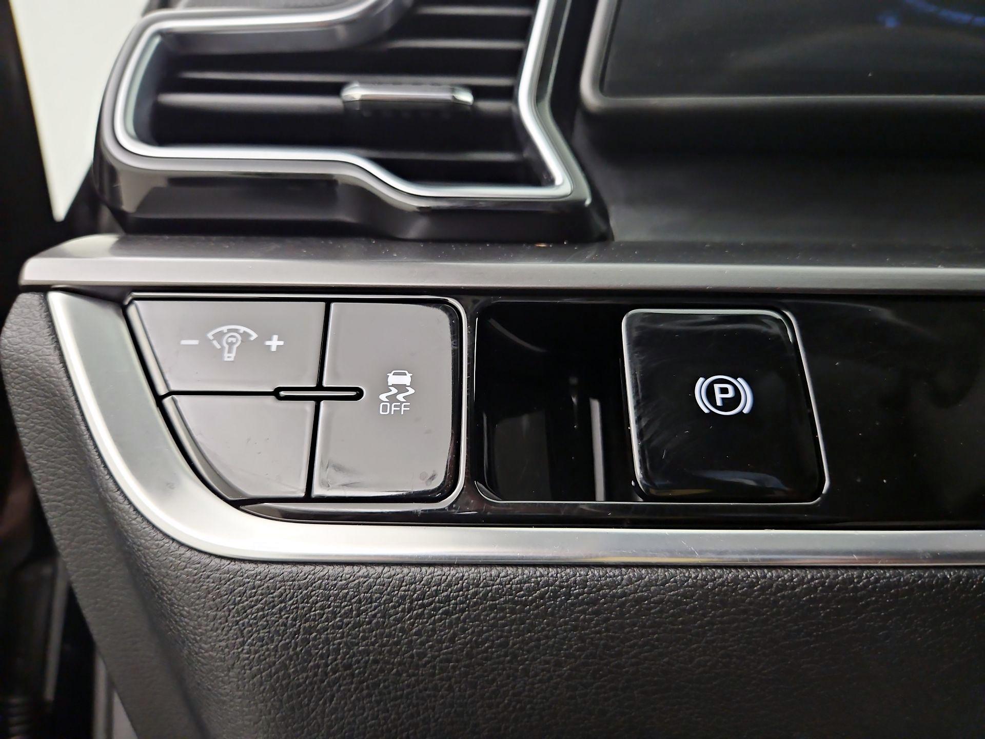 Thumbnail: 2023 Kia Sportage - 13
