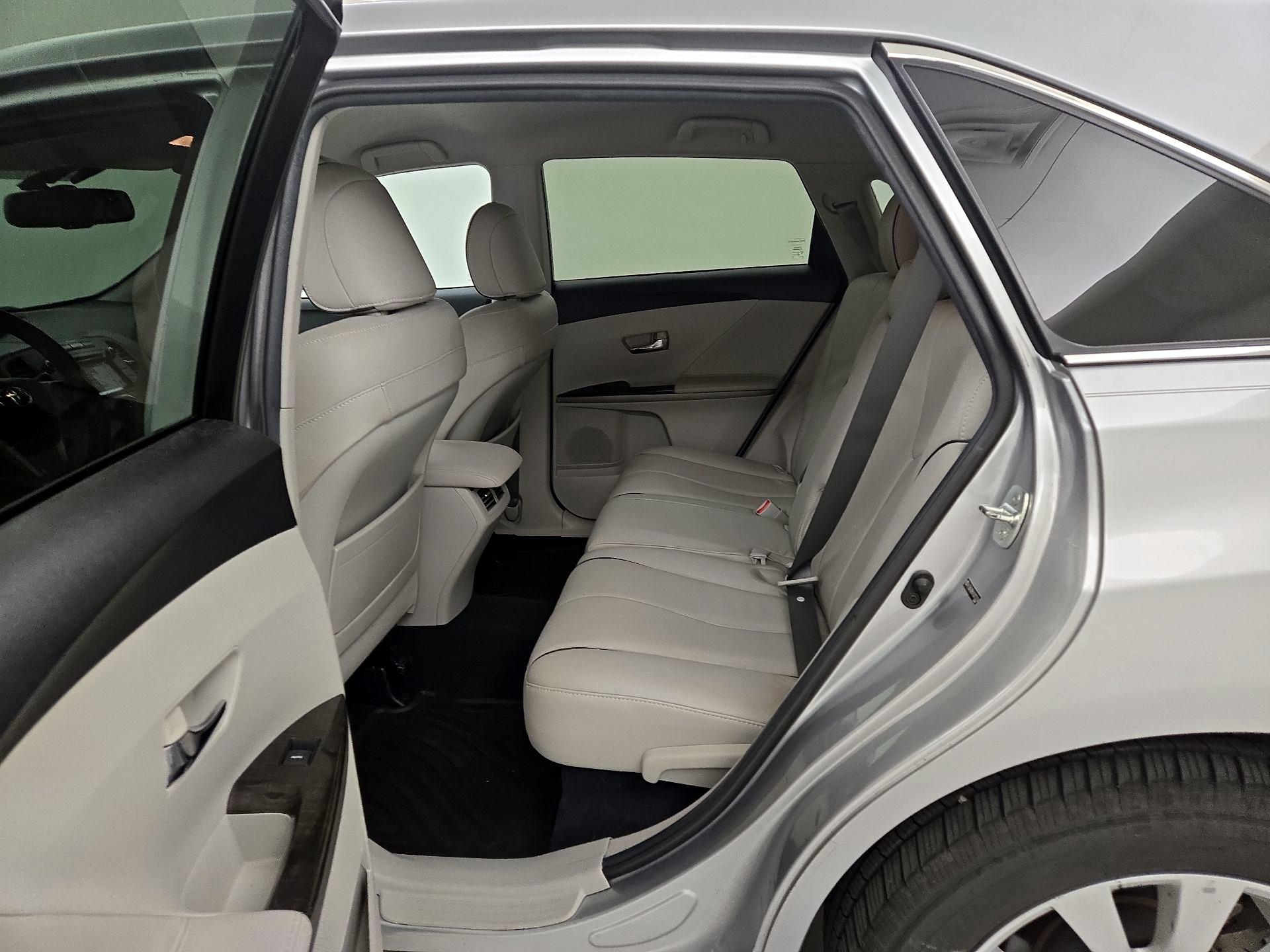 Thumbnail: 2015 Toyota Venza - 19