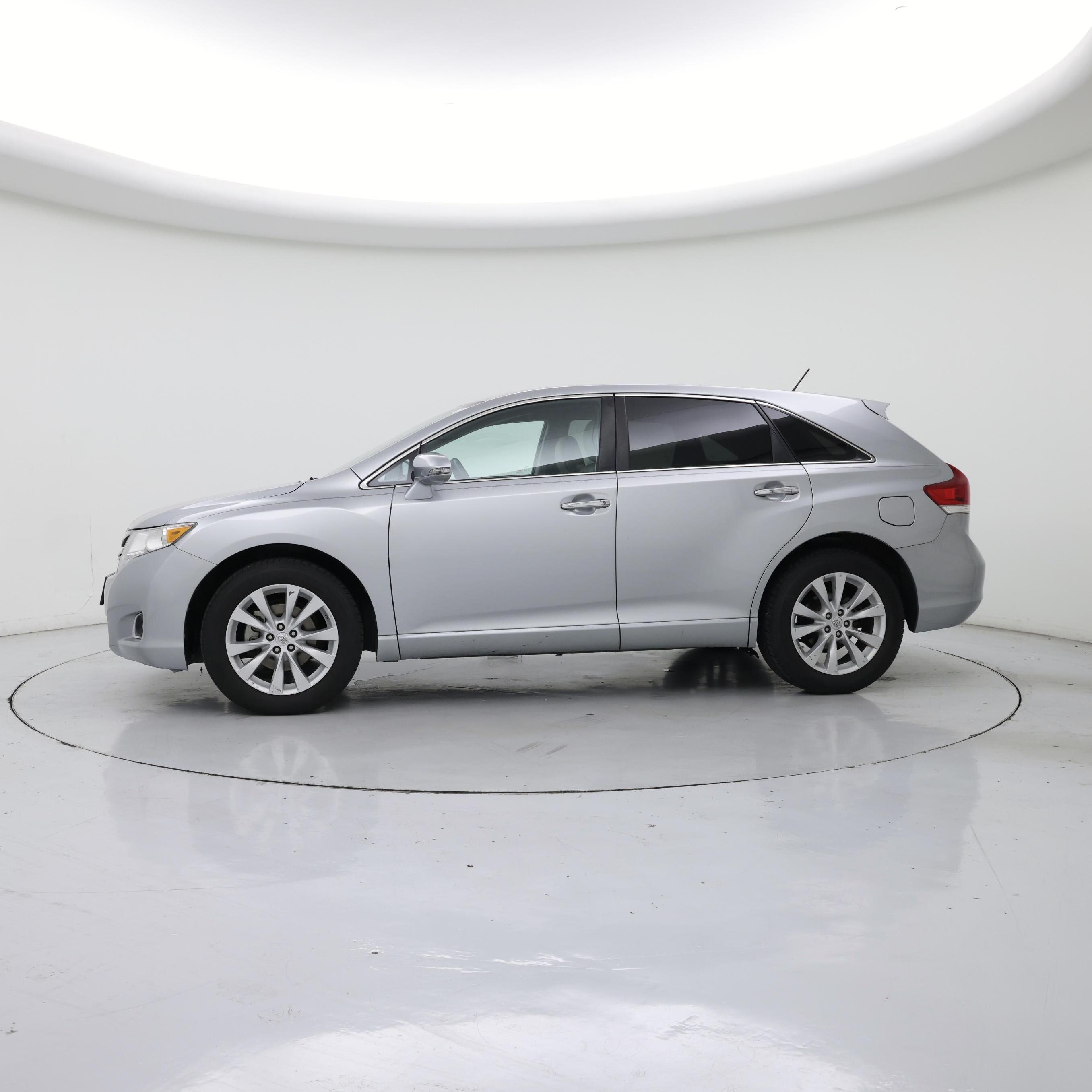 Thumbnail: 2015 Toyota Venza - 3
