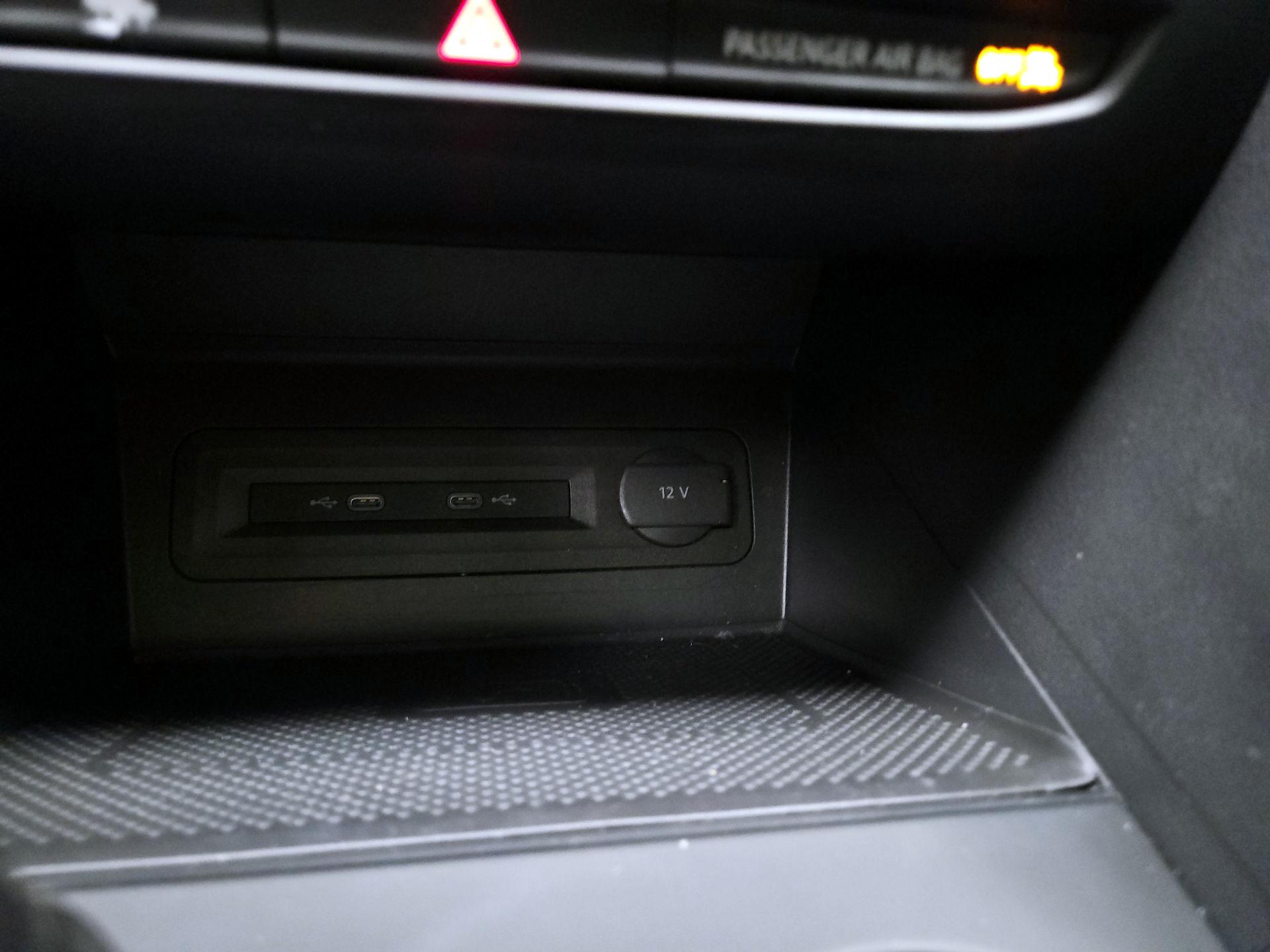 Thumbnail: 2021 Volkswagen Atlas - 18