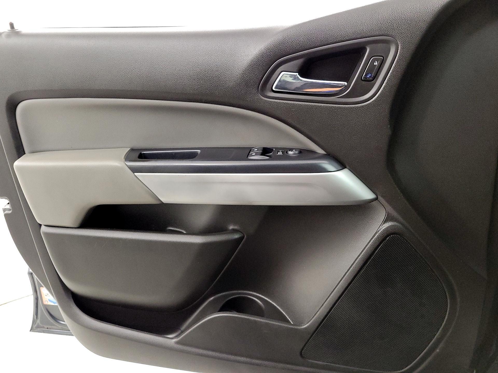 Thumbnail: 2015 Chevrolet Colorado - 12