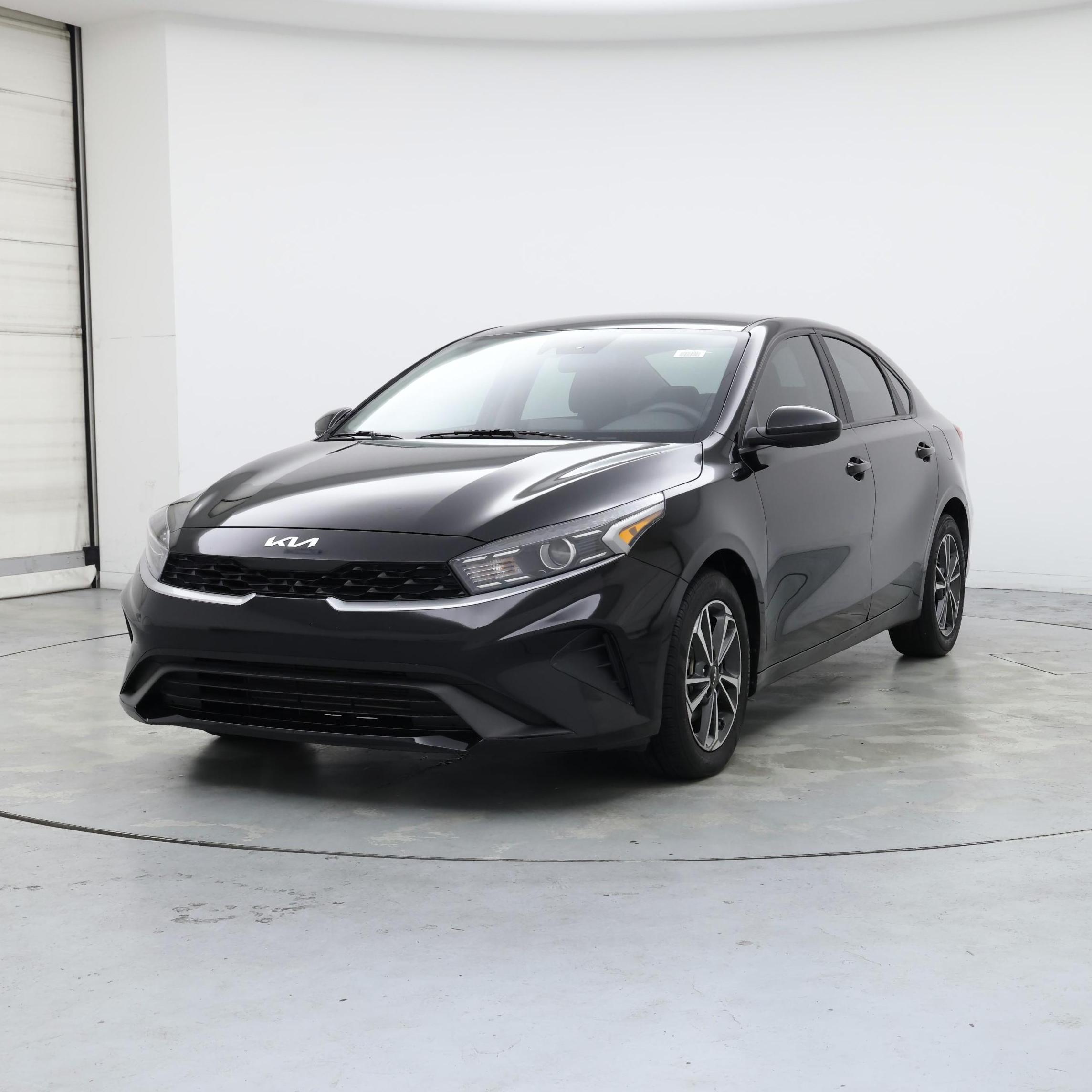 Thumbnail: 2023 Kia Forte - 4