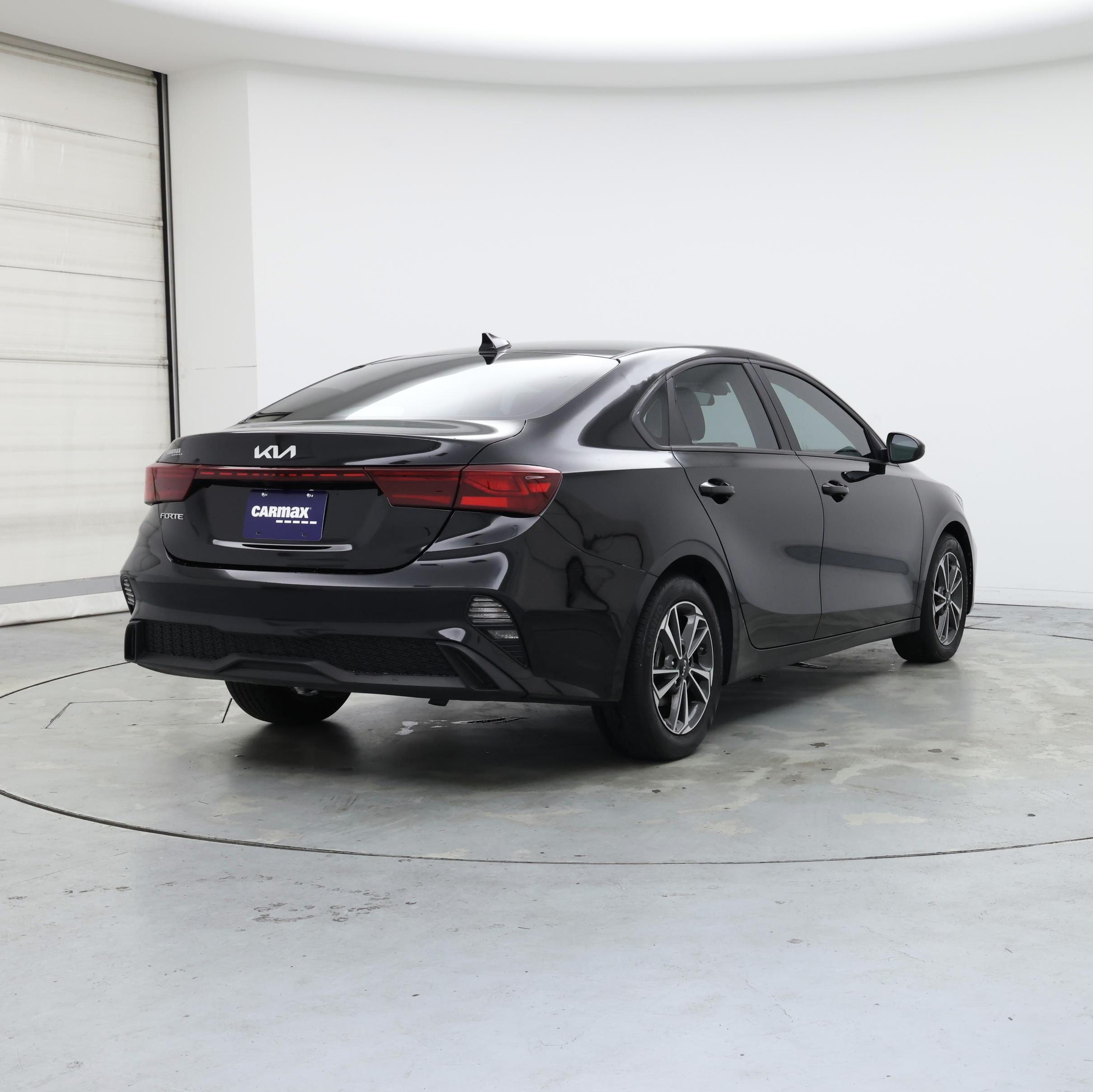 Thumbnail: 2023 Kia Forte - 8