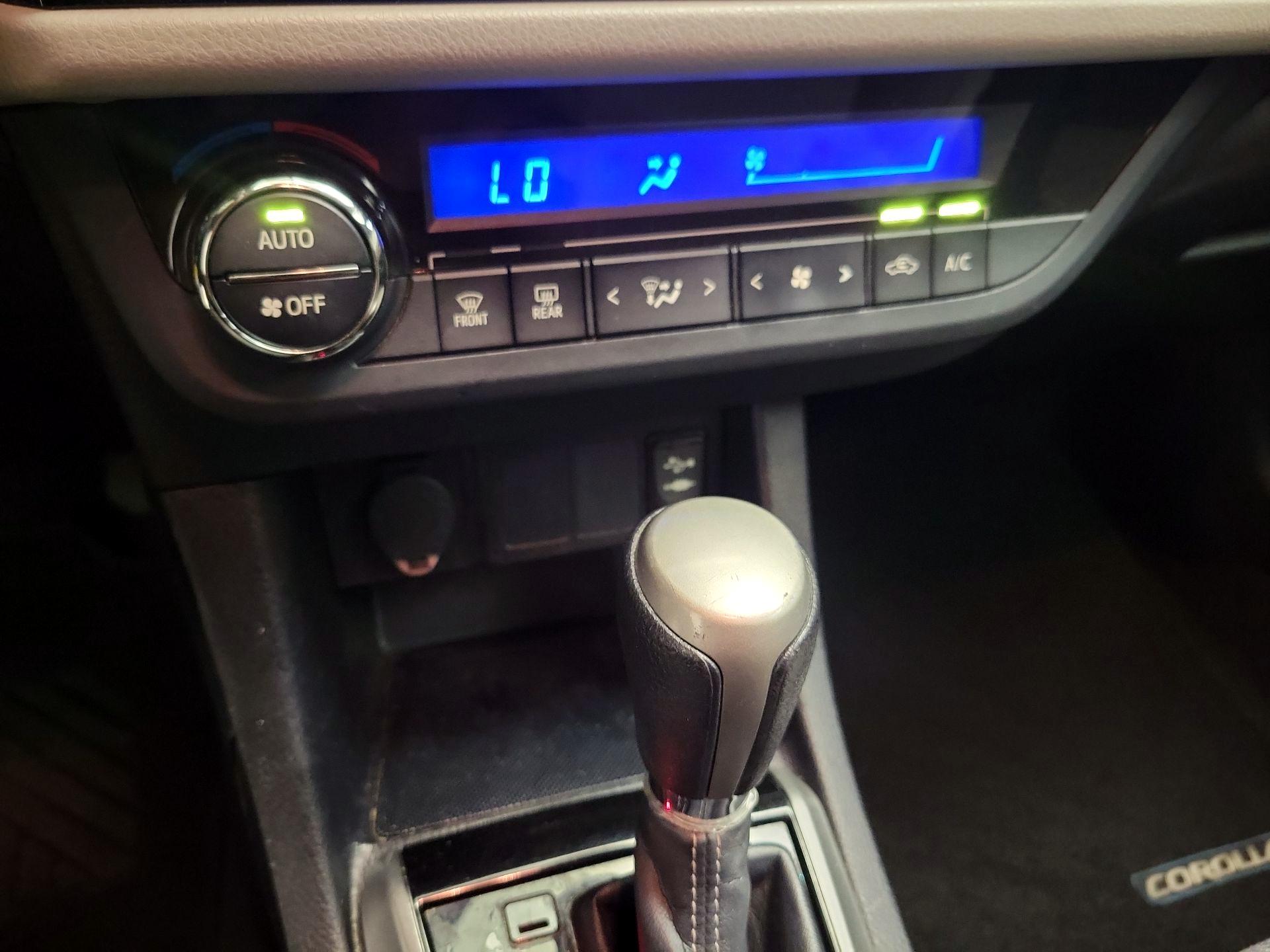 Thumbnail: 2016 Toyota Corolla - 16