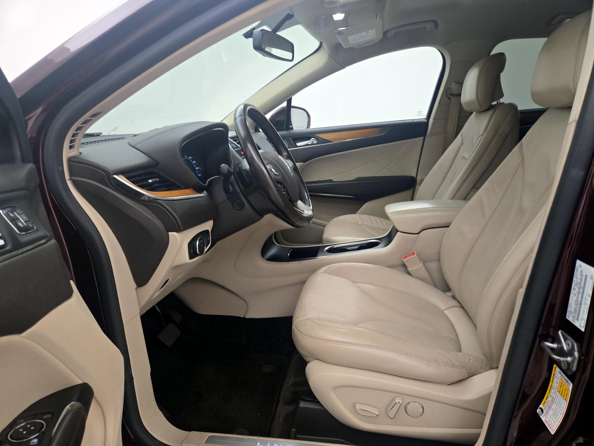 Thumbnail: 2017 Lincoln MKC - 11