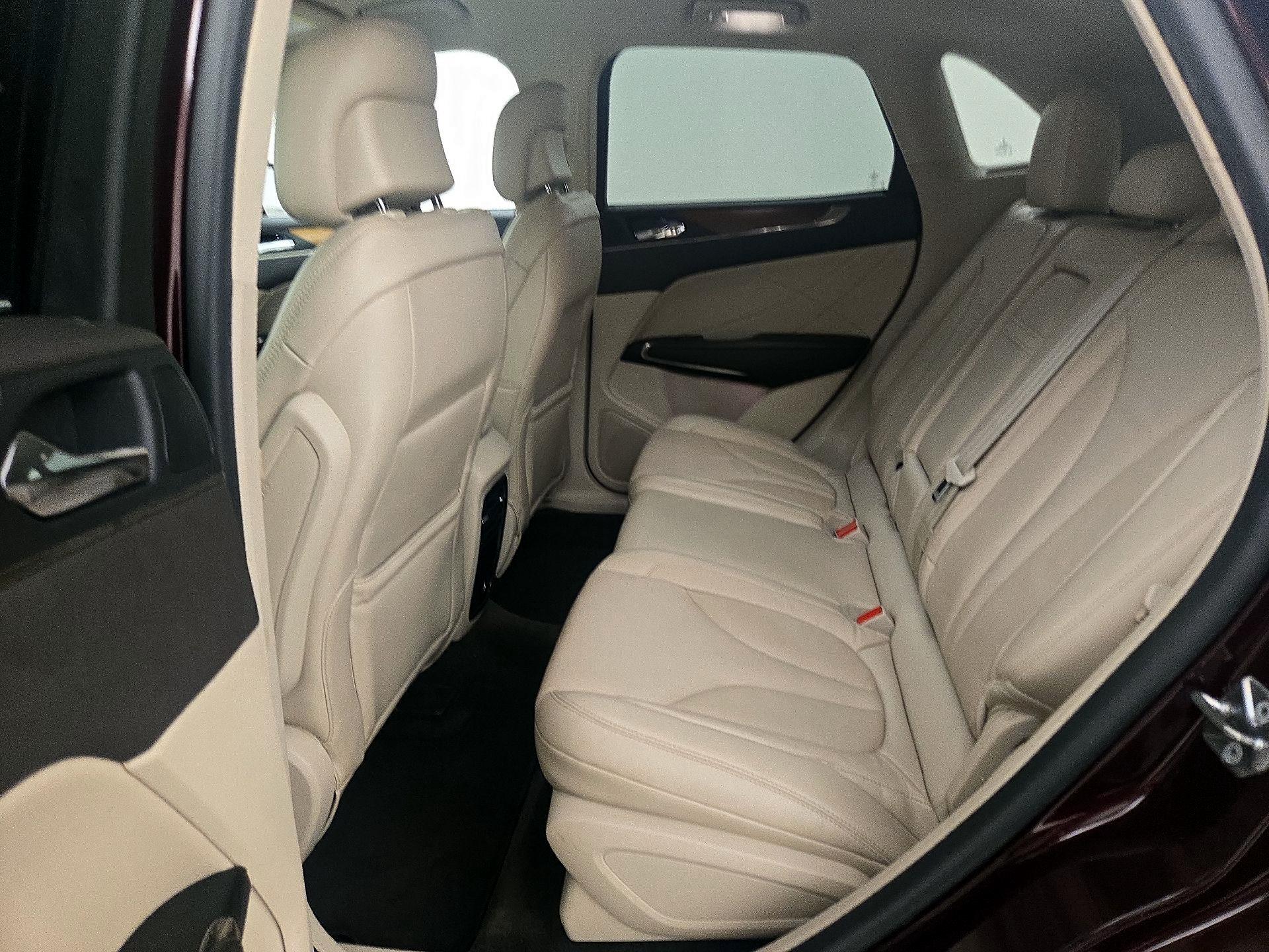 Thumbnail: 2017 Lincoln MKC - 20