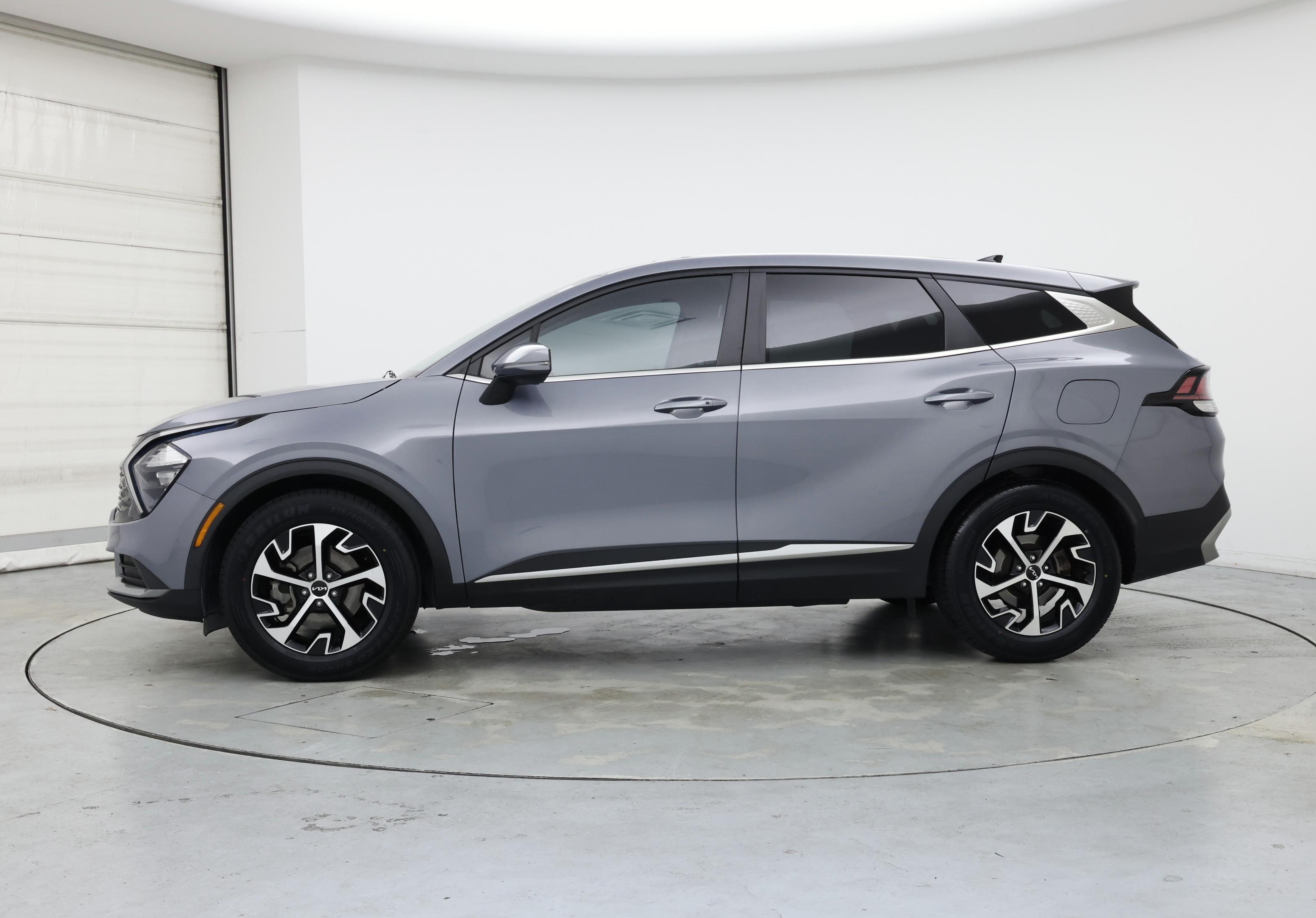 Thumbnail: 2023 Kia Sportage - 3