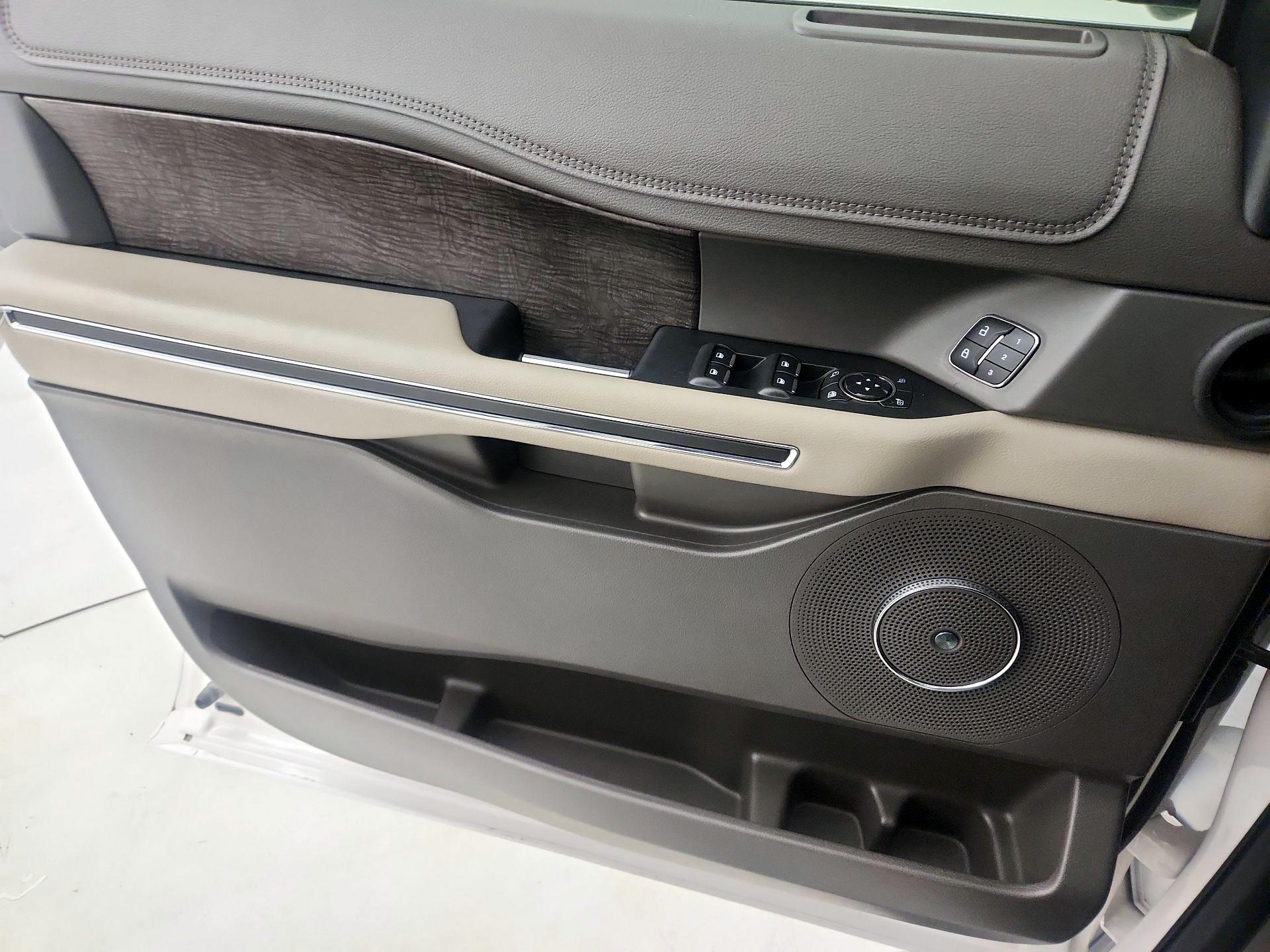 Thumbnail: 2019 Ford Expedition - 12