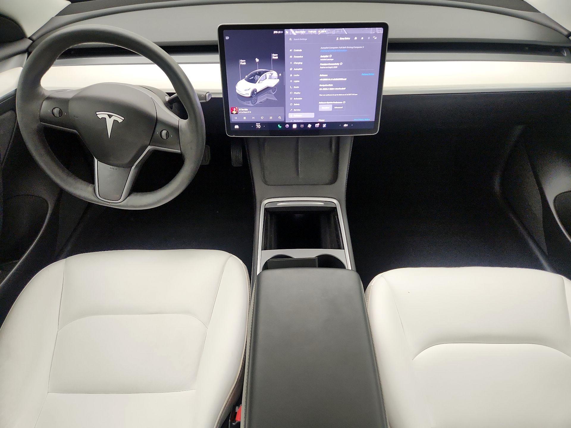 Thumbnail: 2022 Tesla Model 3 - 9