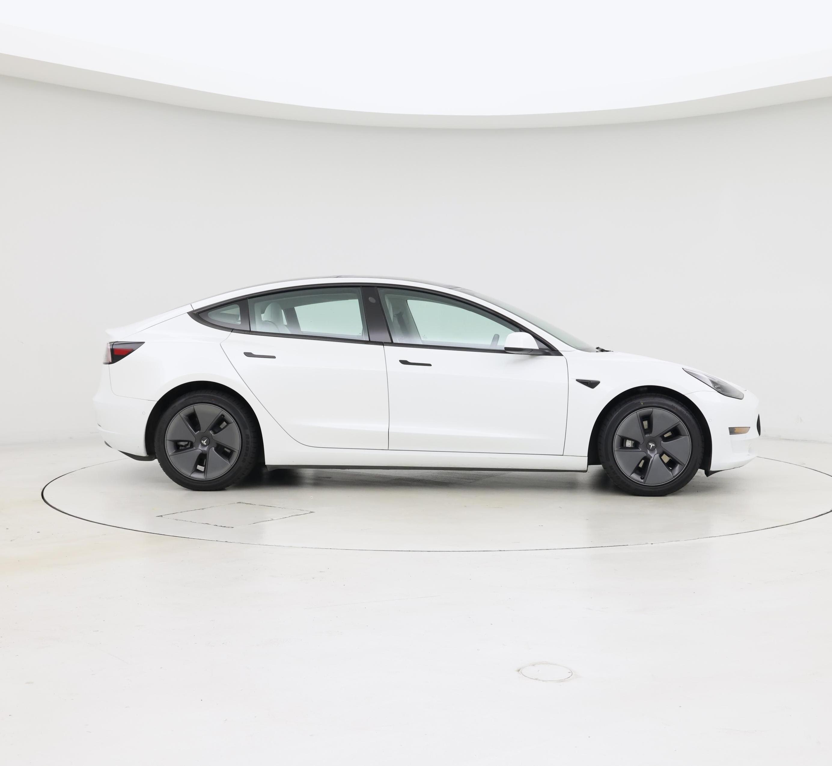 Thumbnail: 2022 Tesla Model 3 - 7