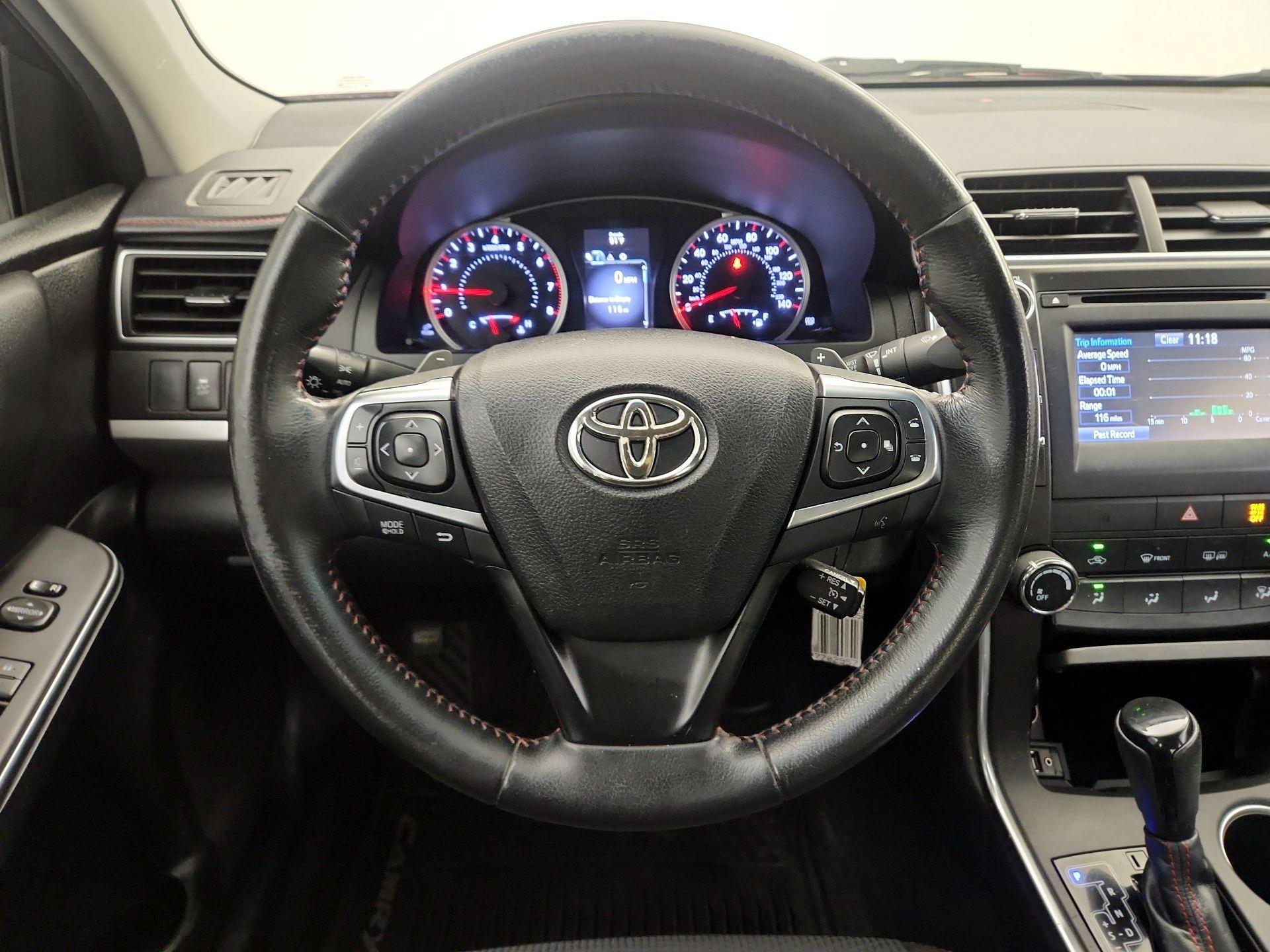 Thumbnail: 2016 Toyota Camry - 10