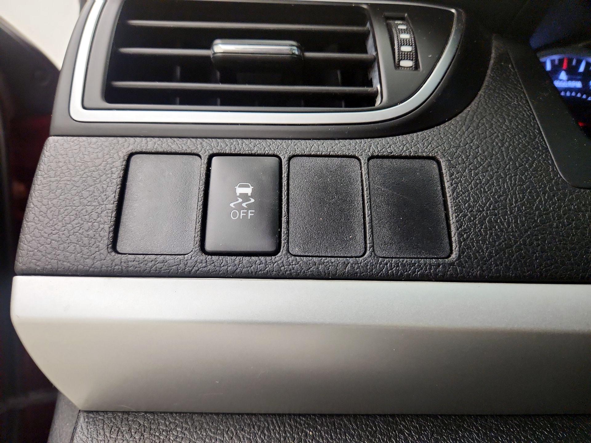 Thumbnail: 2016 Toyota Camry - 13