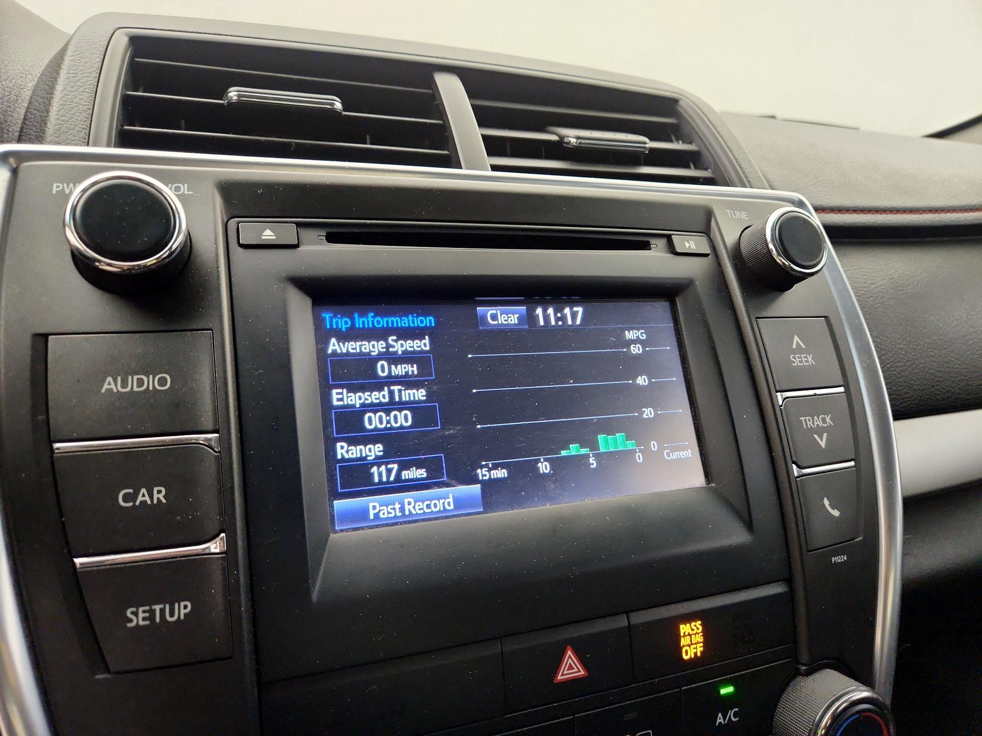 Thumbnail: 2016 Toyota Camry - 15