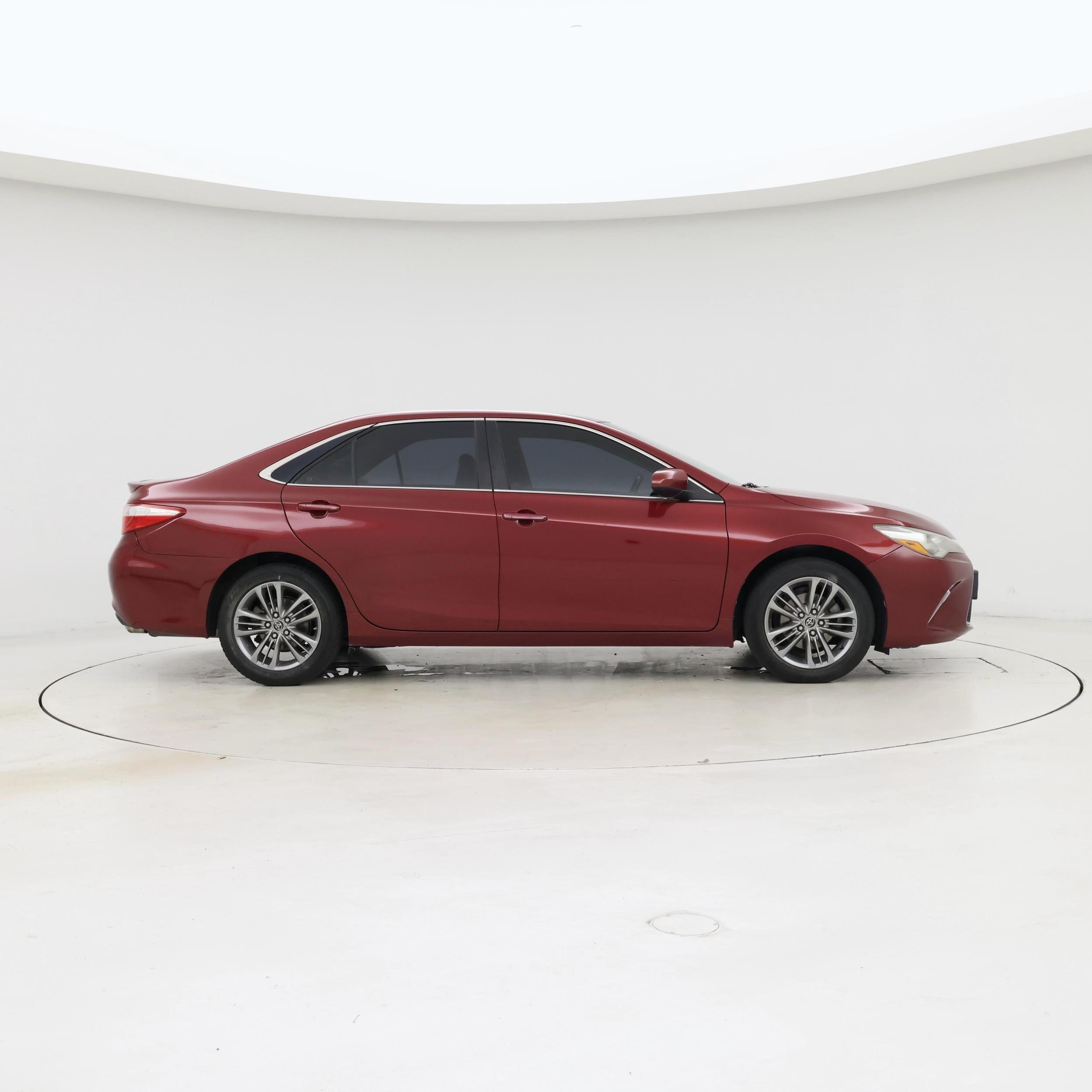 Thumbnail: 2016 Toyota Camry - 7