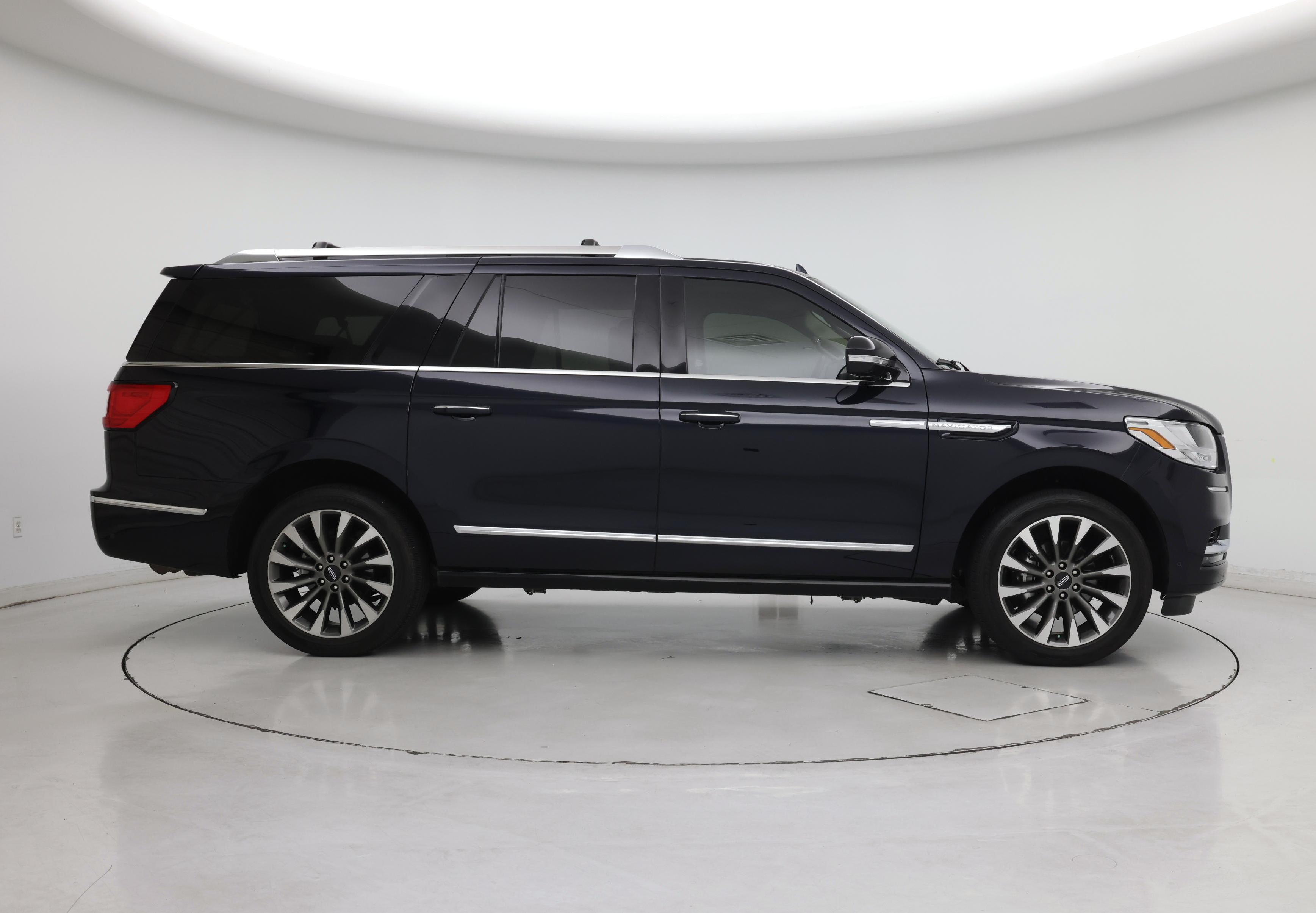 Thumbnail: 2021 Lincoln Navigator L - 7