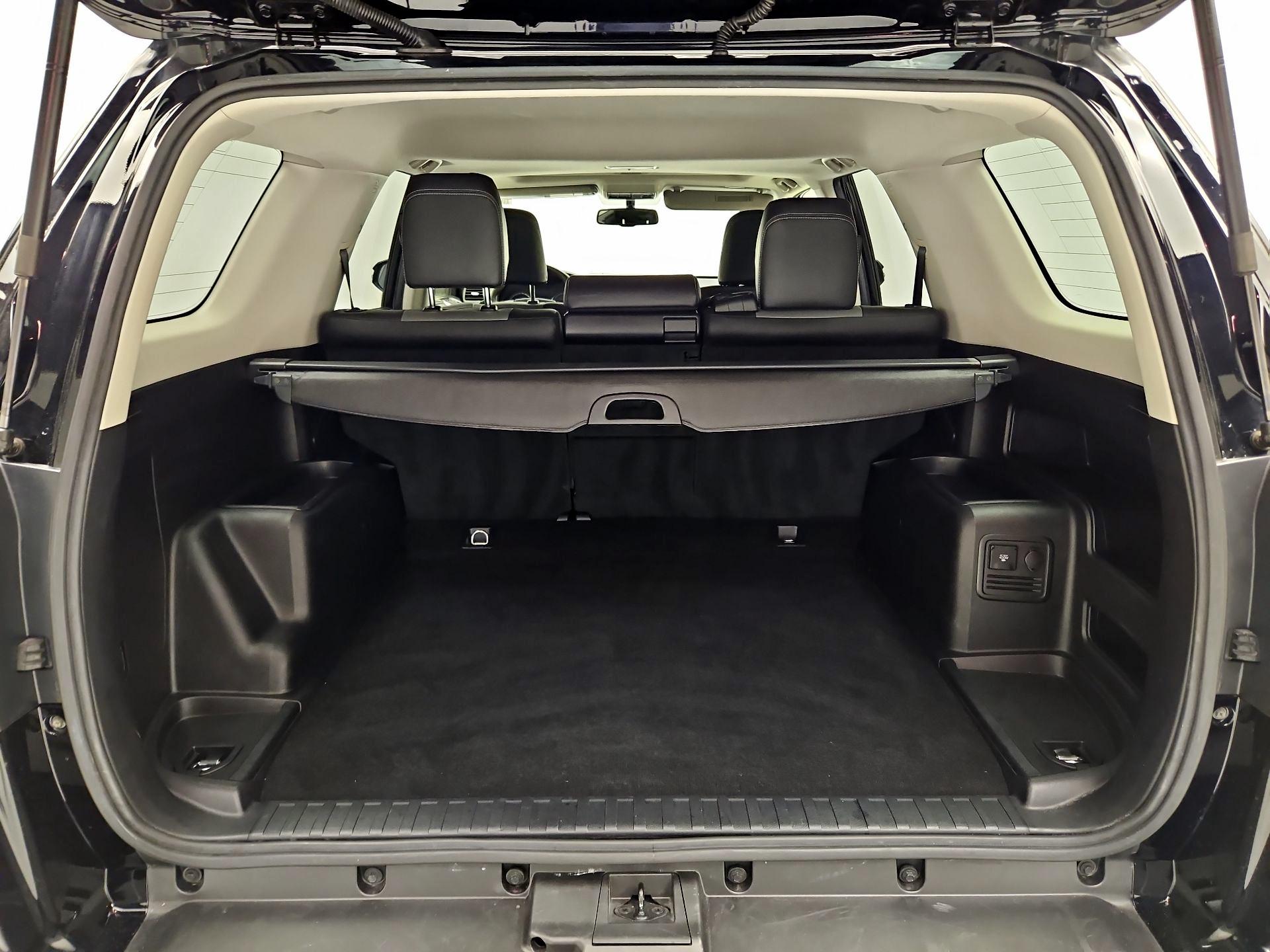 Thumbnail: 2016 Toyota 4Runner - 18