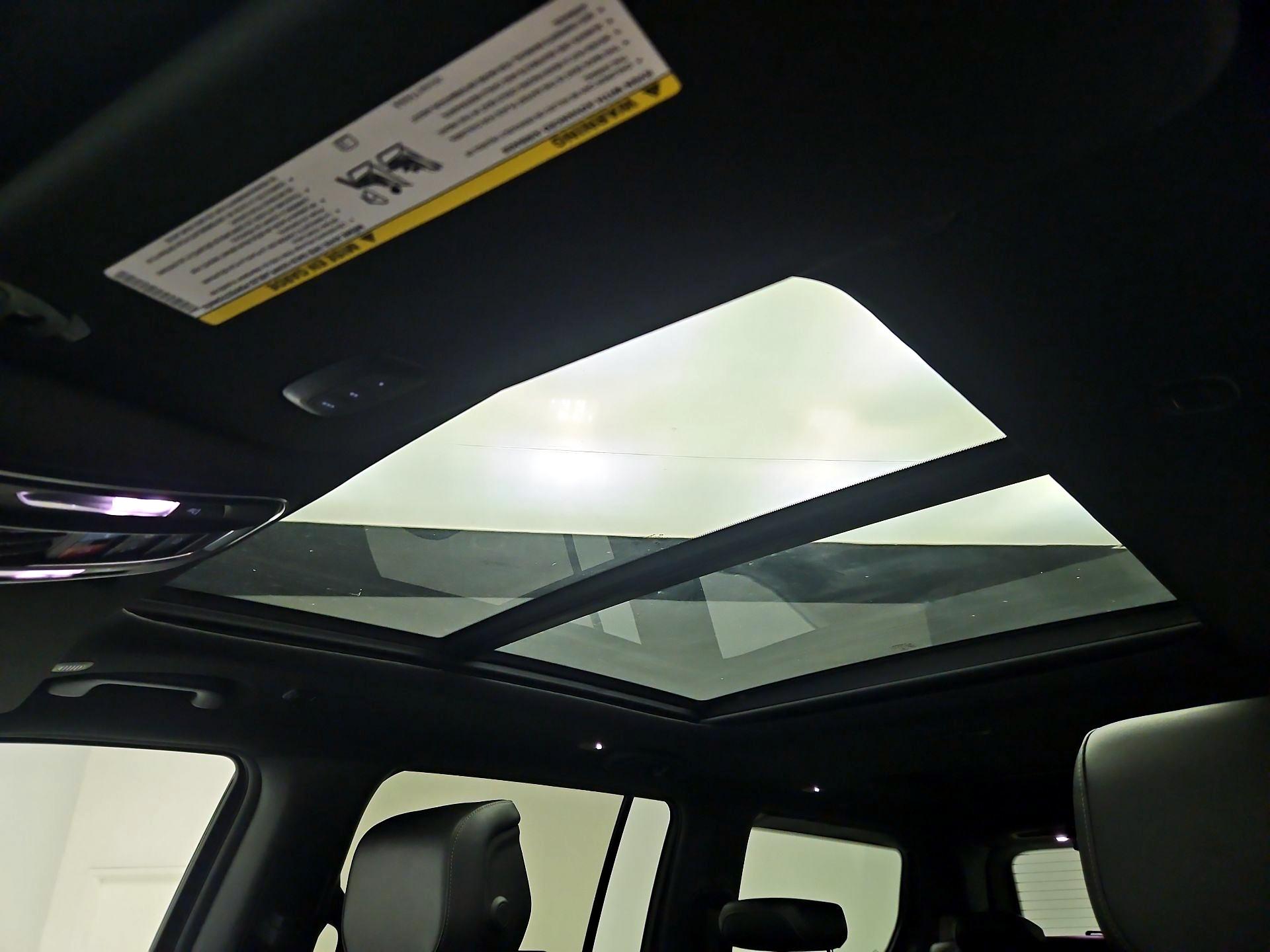 Thumbnail: 2022 Jeep Wagoneer - 20