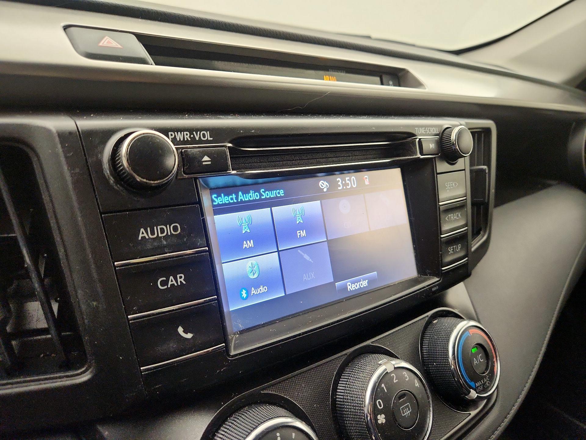 Thumbnail: 2016 Toyota RAV4 - 15