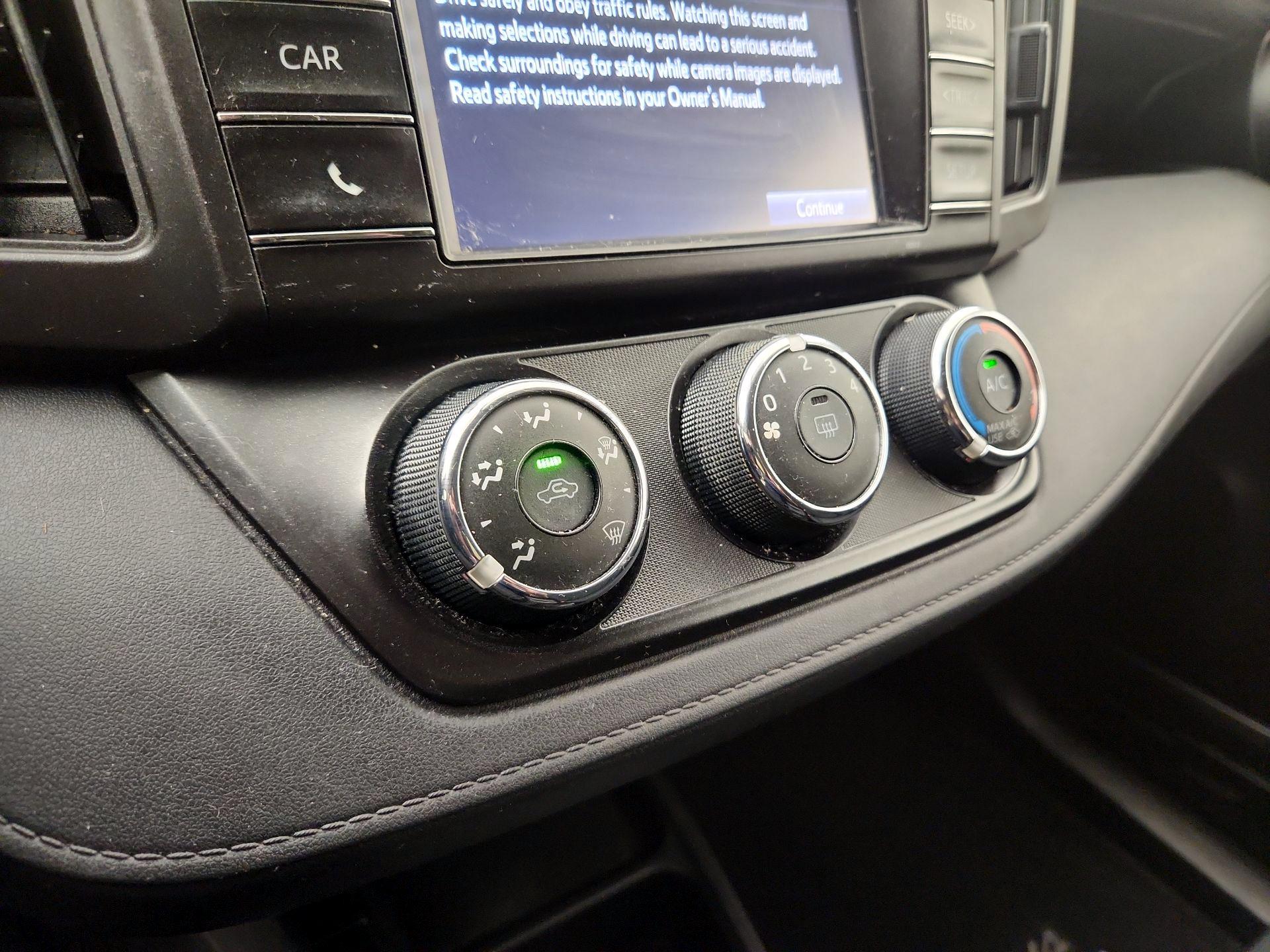 Thumbnail: 2016 Toyota RAV4 - 16