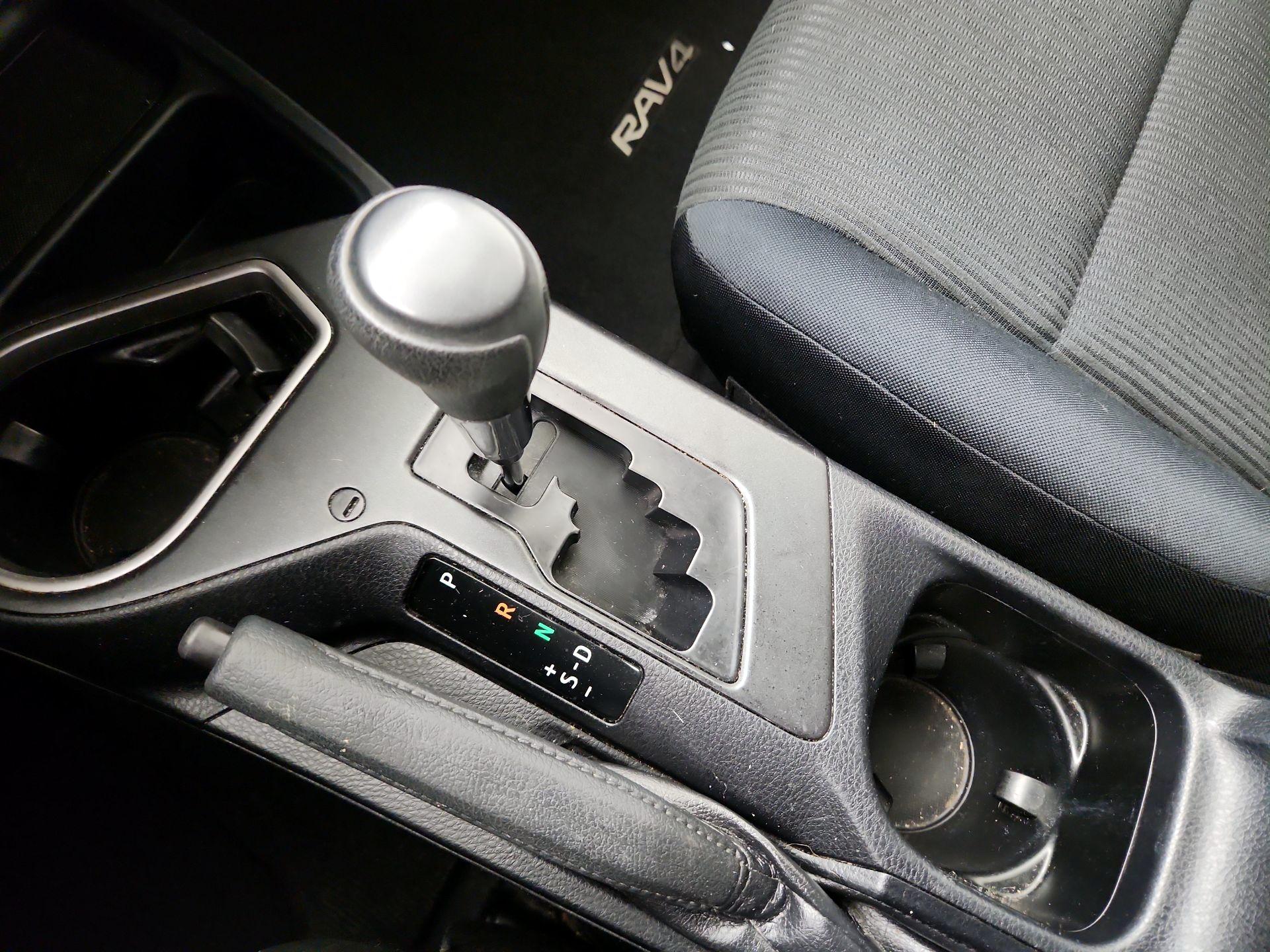Thumbnail: 2016 Toyota RAV4 - 17